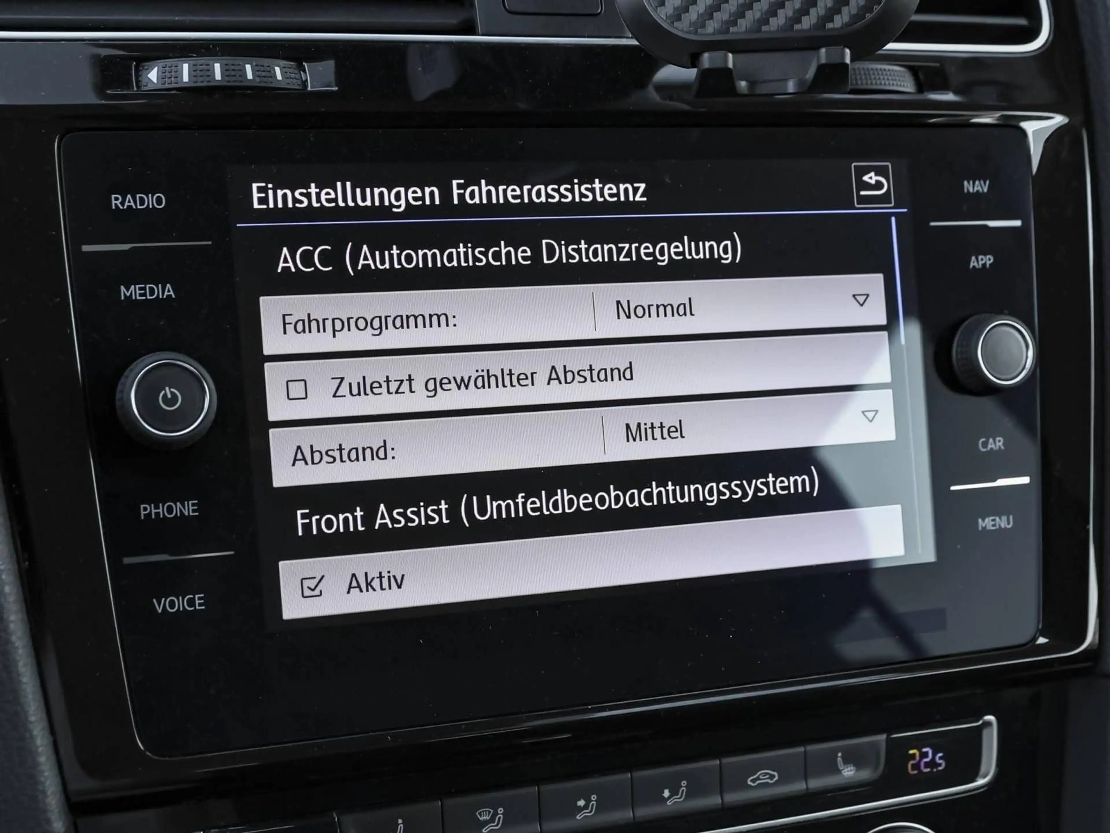 Volkswagen Golf VII Variant United BlueMotion TGI — photo 9
