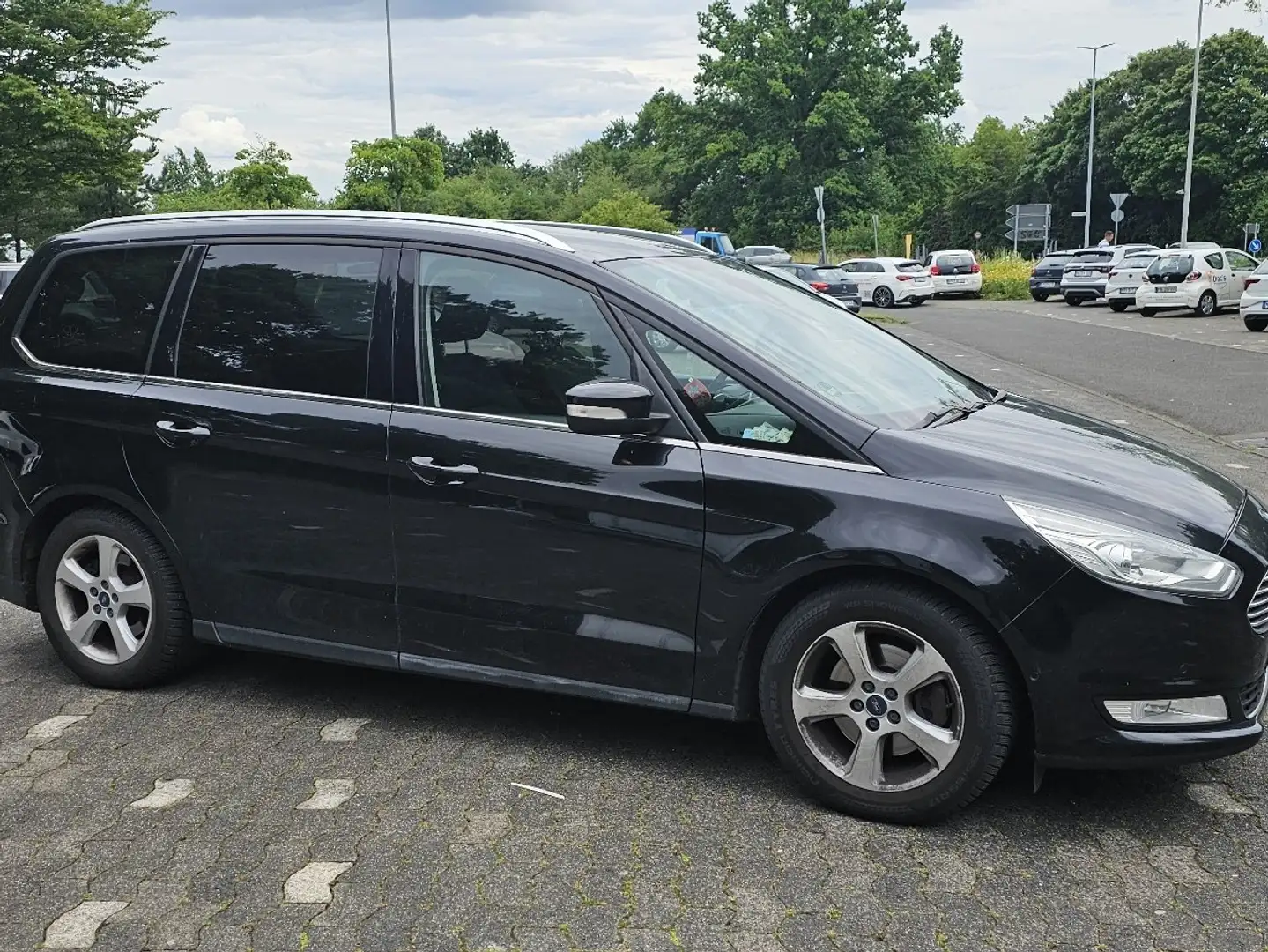 Ford Galaxy Titanium AWD Schwarz - 2