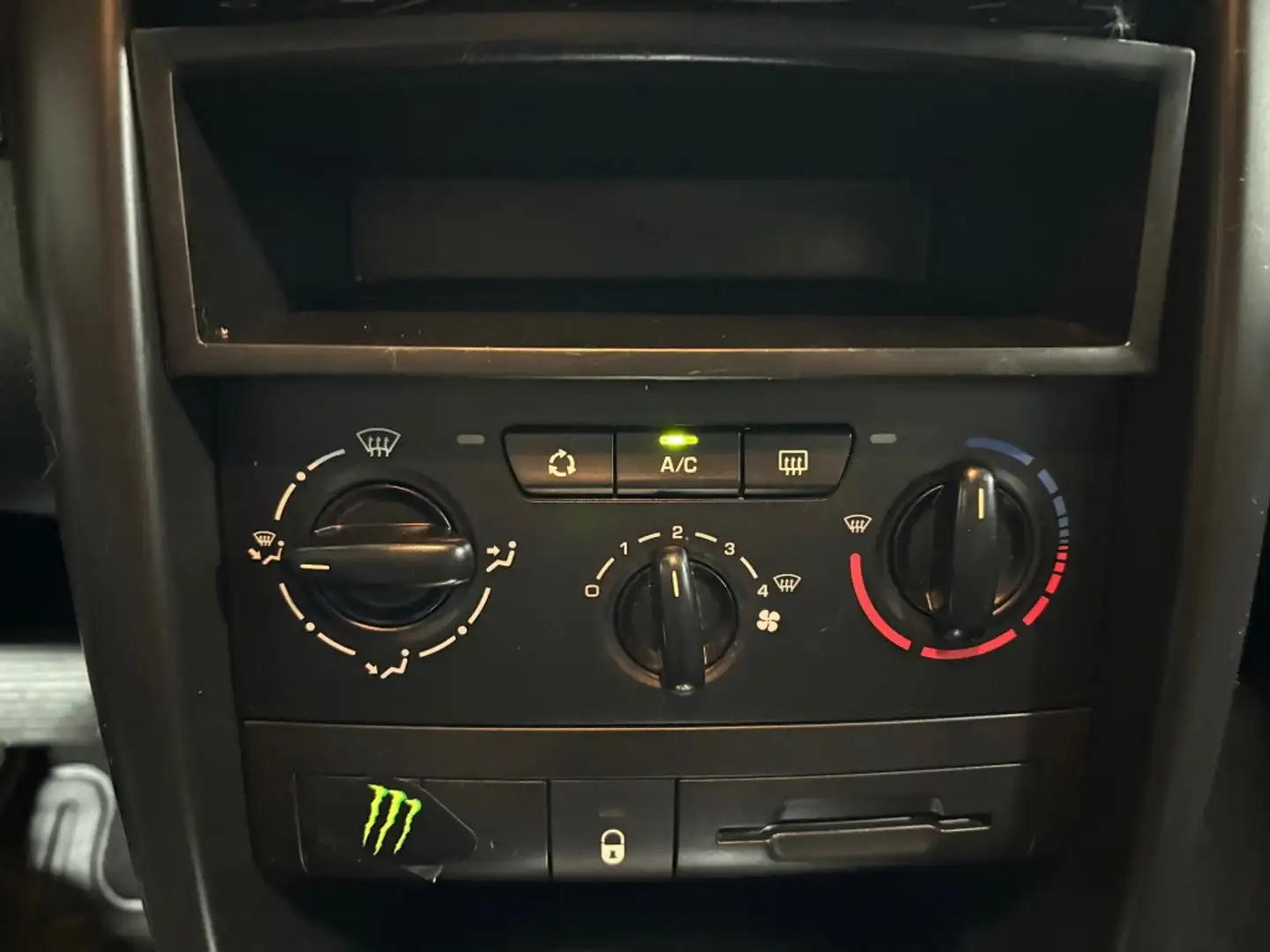 Peugeot 207 1.4-16V X-LINE AUTOMAAT / AIRCO / USB / AUX / CV Grijs - 2