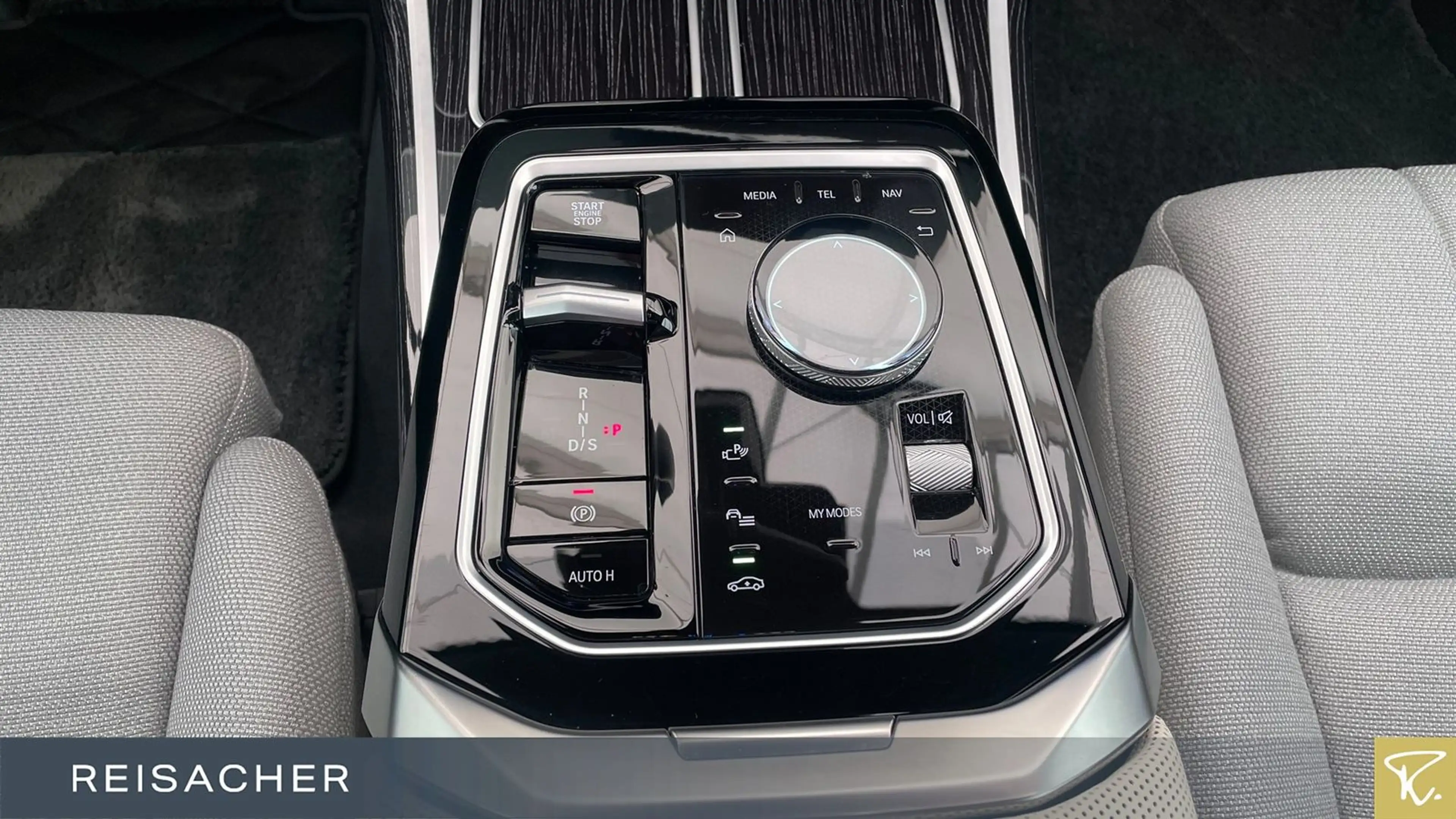 BMW 750 e A xDrive M-Pro LCPro ACC HUD 360° Pano 20" — photo 11