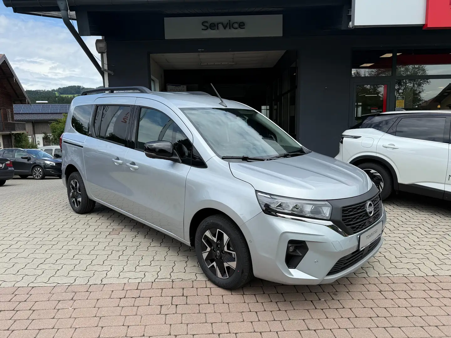 Nissan Townstar Townstar L2 DIG-T 130 Tekna Evalia 7DCT 5Sitze Plateado - 1