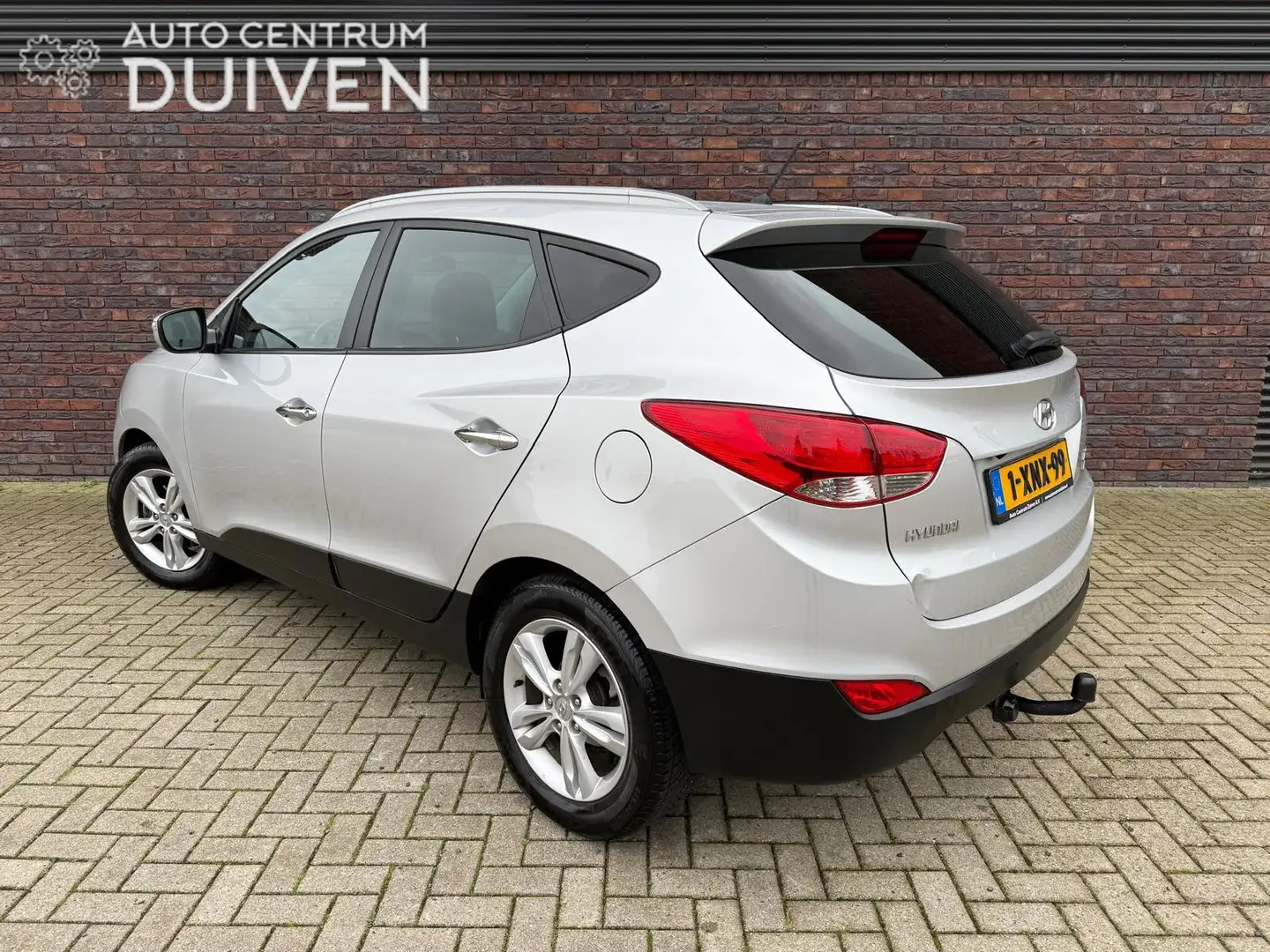 Hyundai iX35 1.6i GDI | Leder| Nieuw APK | Topstaat | Trekhaak Grijs - 2