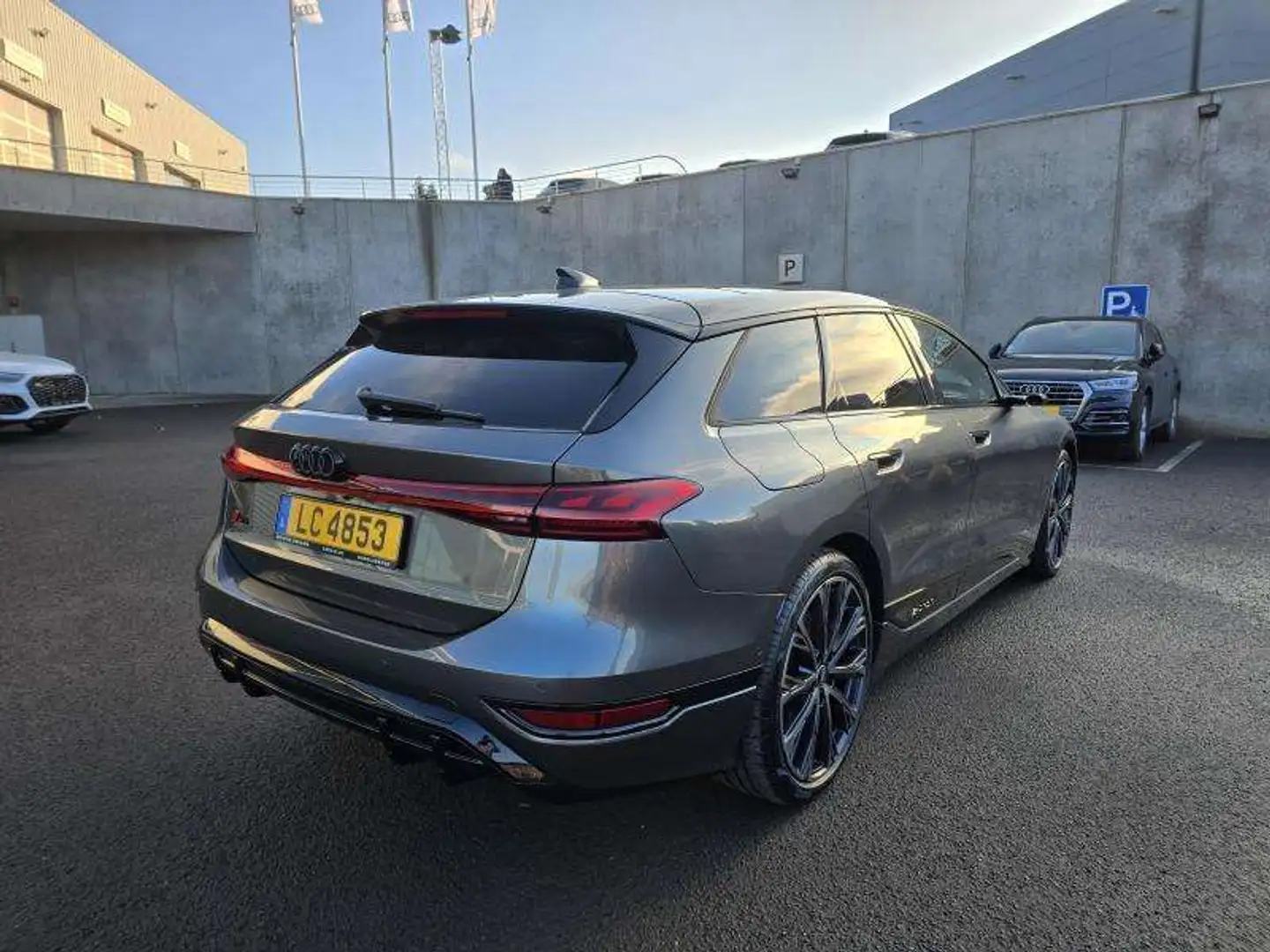 Audi S6 Avant e-tron Grijs - 2