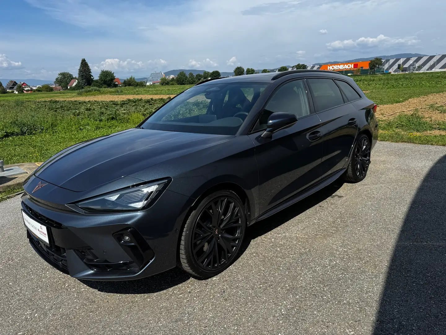 CUPRA Leon SP Kombi 1.5 eTSI DSG *DCC; PANO; AHK uvm.* Grau - 1