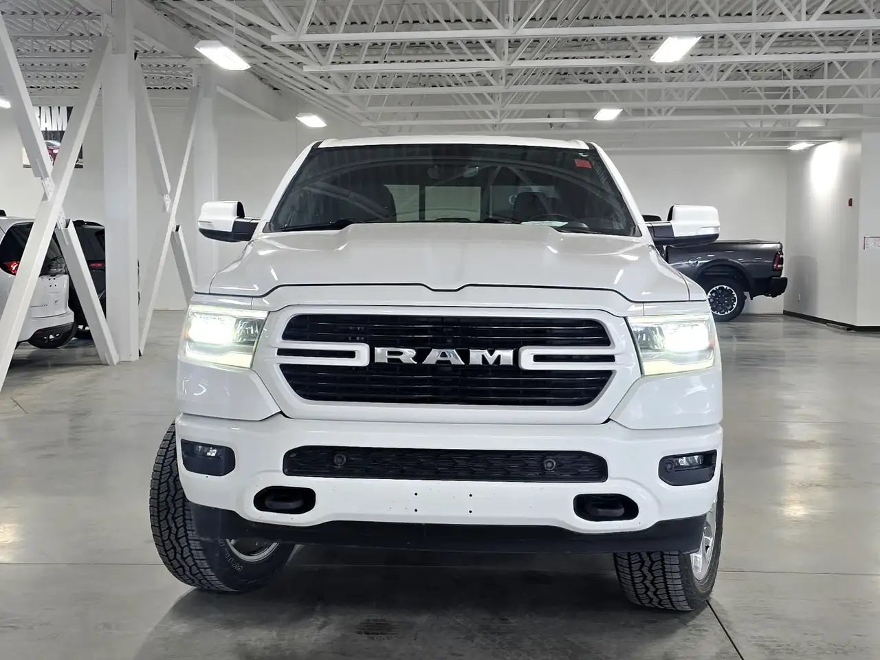 RAM 1500 снимка RAM 1500
