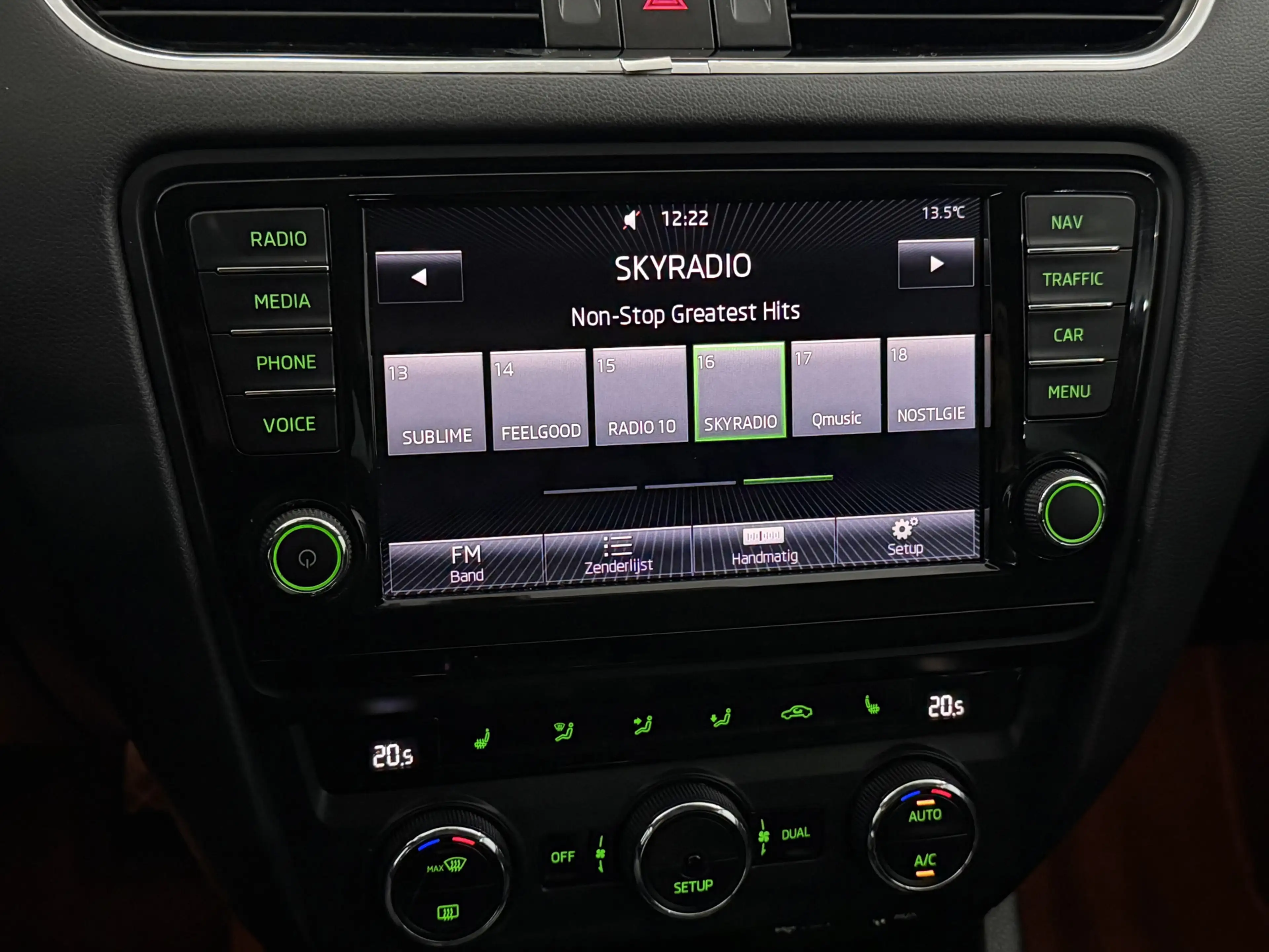 Skoda Octavia 1.8 TSI Greentech Elegance Clima, Navi, Parkeersen — photo 19