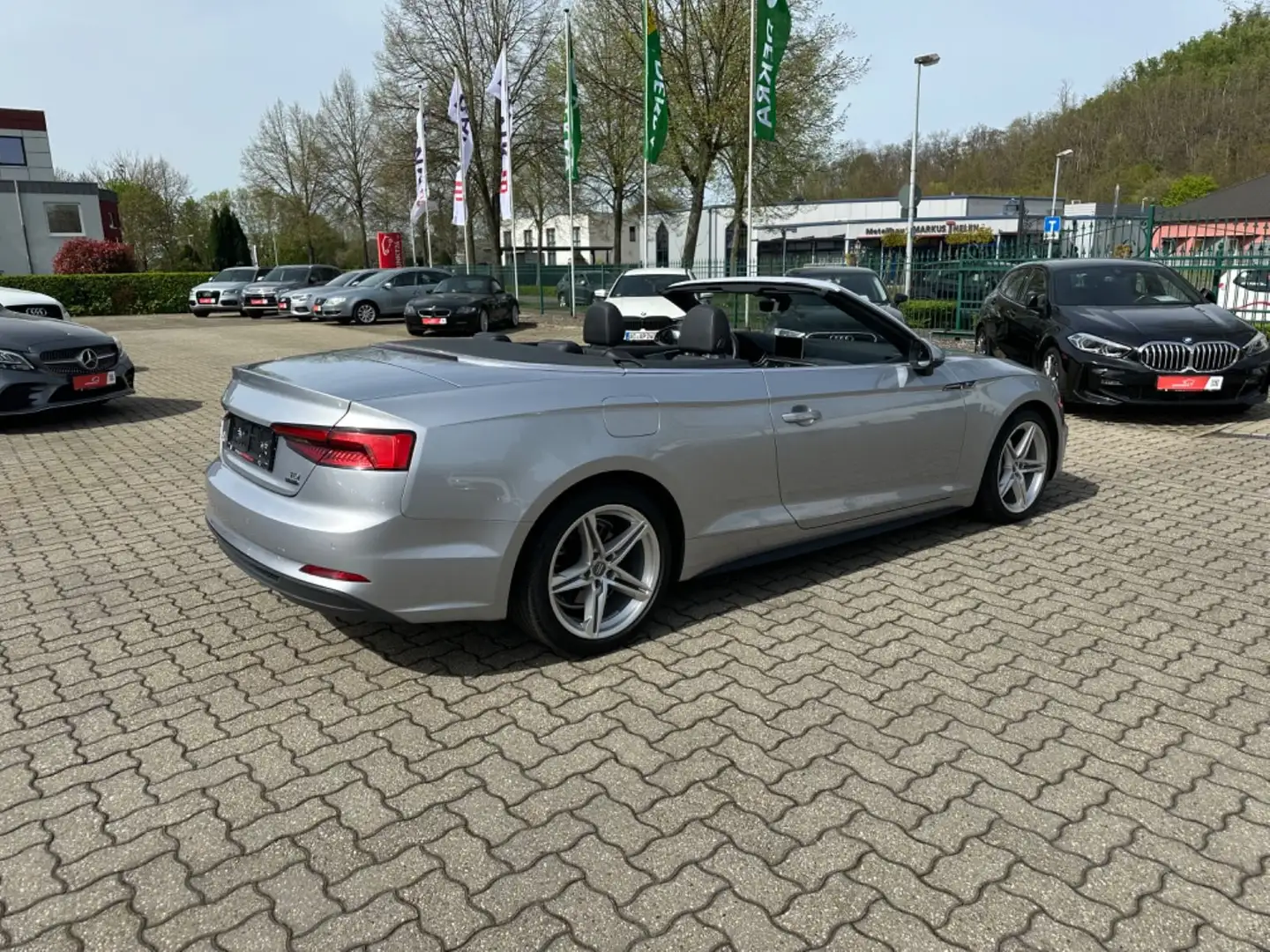 Audi A5 Cabrio quattro S-LINE Virtual ACC Nav HUD B&O Stříbrná - 2