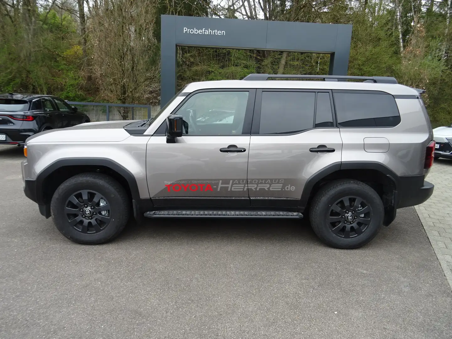 Toyota Land Cruiser 2,8 D-4D 150kW AWD Executive - 2