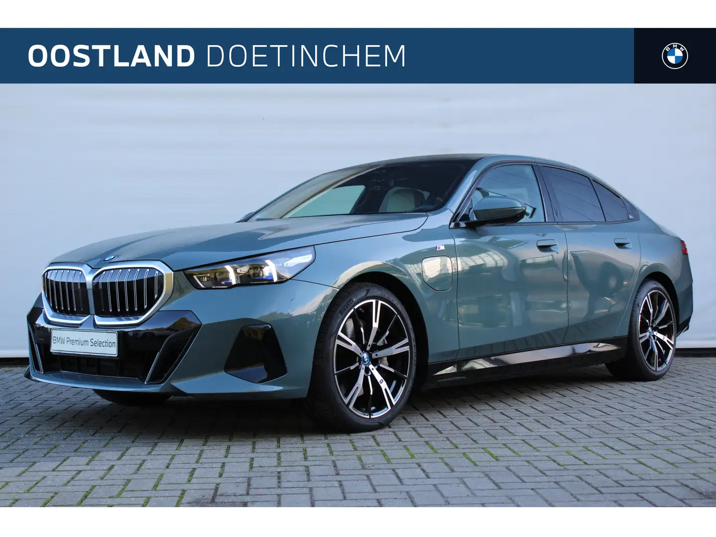 BMW 550 5 Serie 550e xDrive M Sport Automaat / Panoramadak Vert - 1