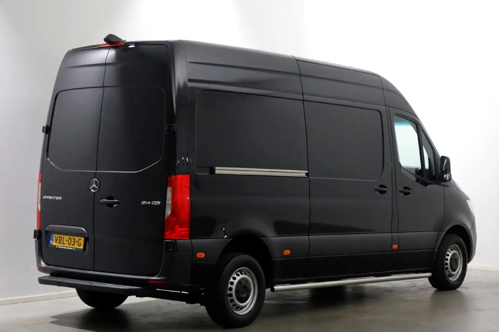 Mercedes-Benz Sprinter 314 CDI 143pk 9G Automaat L2H2 Airco/Navi/Camera 0 Zwart - 2