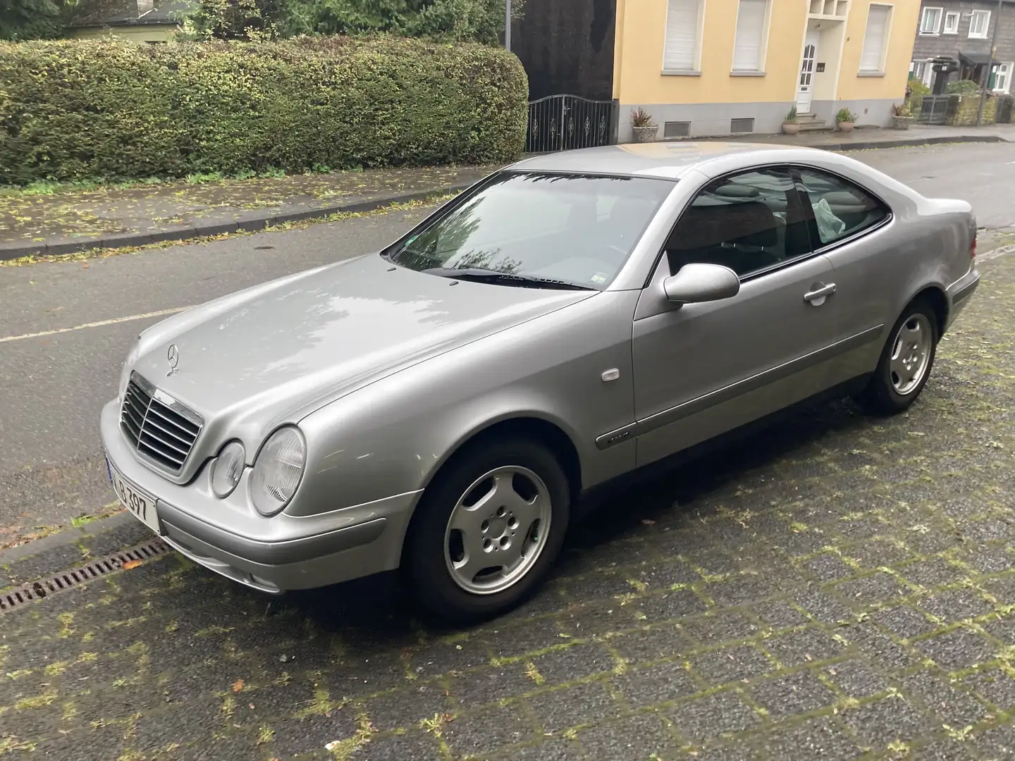 Mercedes-Benz Sport Gümüş rengi - 2