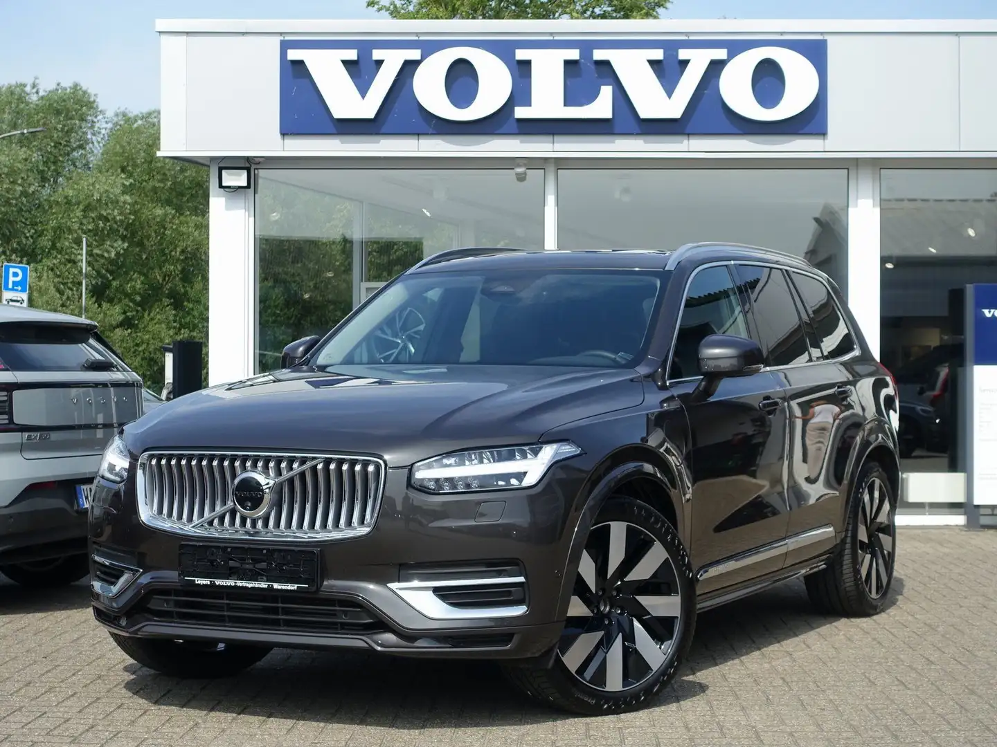 Volvo XC90 Recharge Plus Bright T8 AWD PANO/FOUR-C/360 Grau - 1