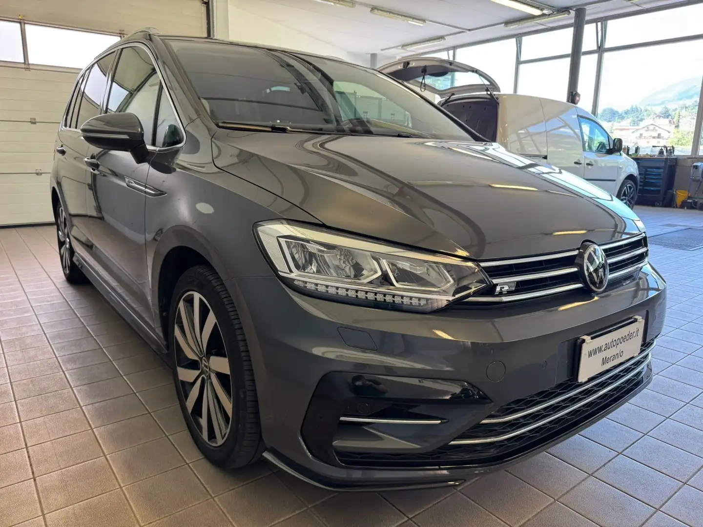 Volkswagen Touran Touran 2.0 TDI 150 CV SCR DSG R-Line BlueMotion Te Grigio - 2