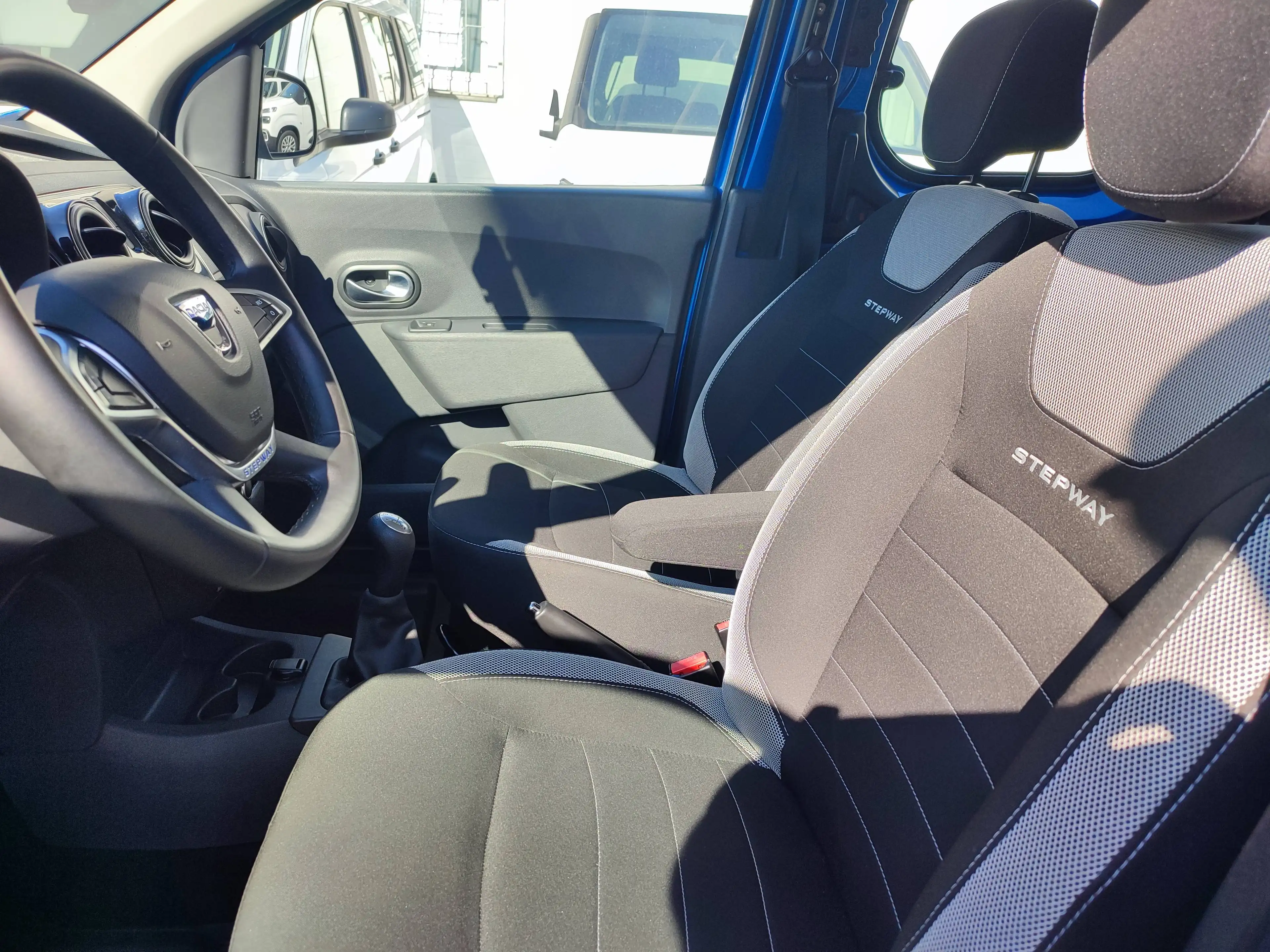 Dacia Dokker Dokker SCe 100 Stepway Klima/Navi/AHK — photo 5