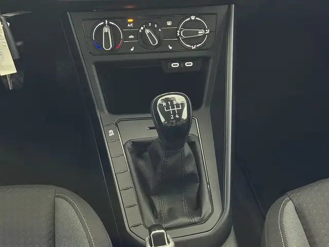 Volkswagen Taigo view 12