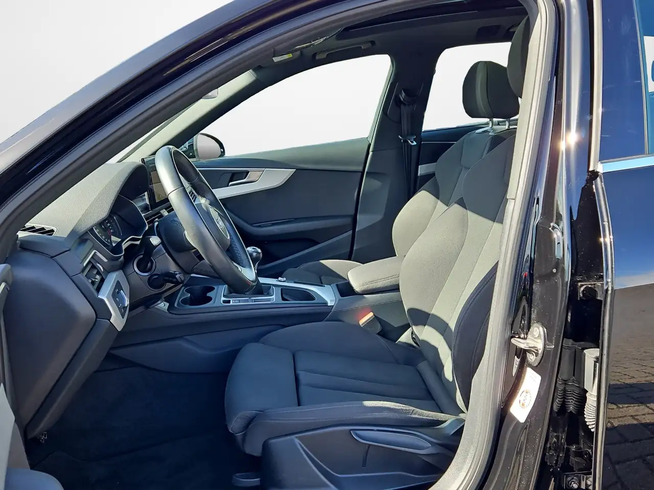 Audi A4 Avant 35 TFSI advanced NaviPlus AHK APS-Plus SH... 8