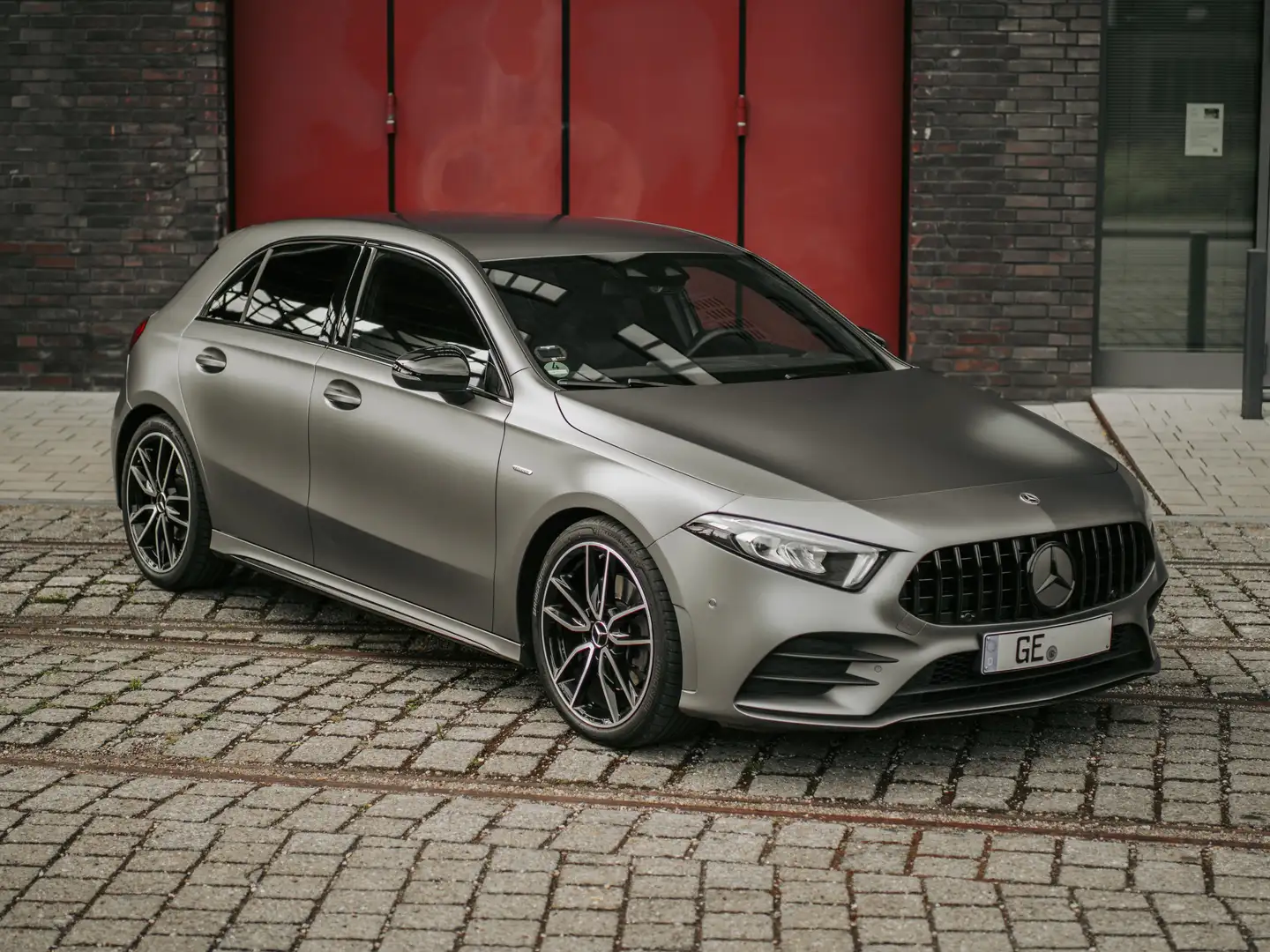 Mercedes-Benz A 250 7G-DCT Edition 2020 *AMG Line*Night EZ 2.2021 Gris - 1