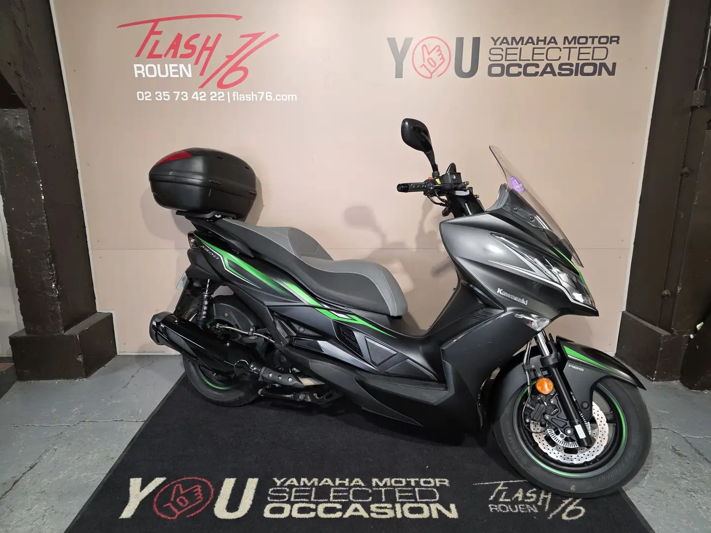 Kawasaki J300 Negro - 1