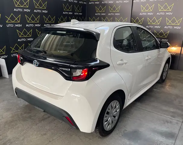 Toyota Yaris view 4