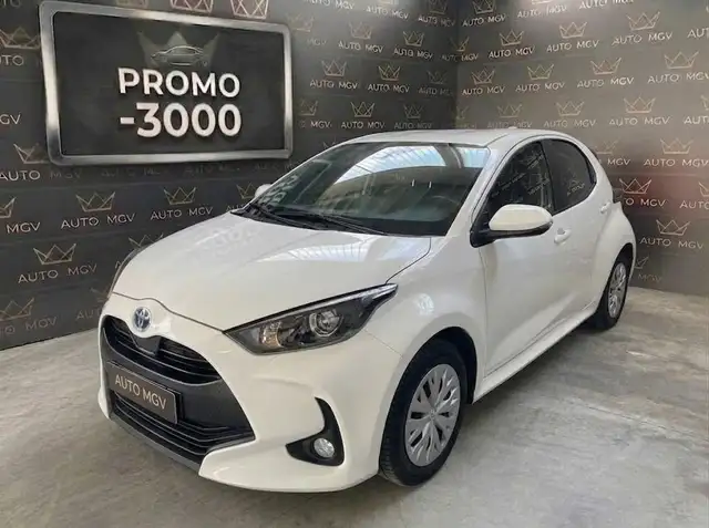 2023 Toyota Yaris in White for sale