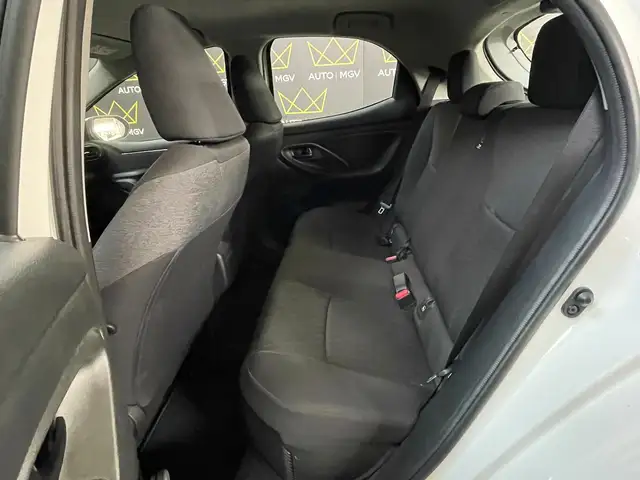 Toyota Yaris view 14