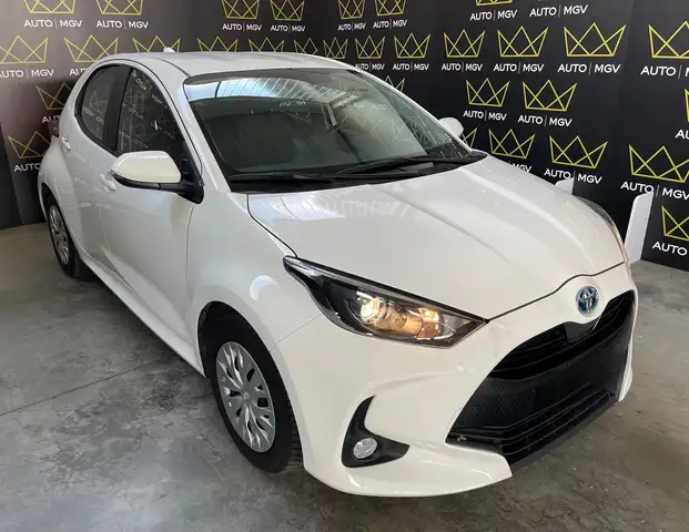 Toyota Yaris view 3