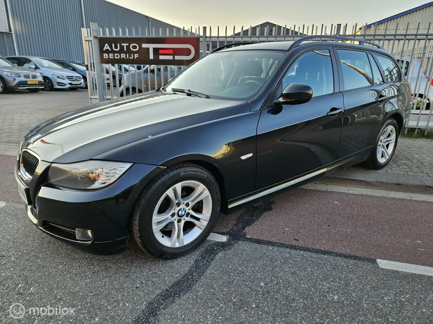 BMW 320 3-serie Touring 320i Executive nieuwe injectoren Zwart - 1