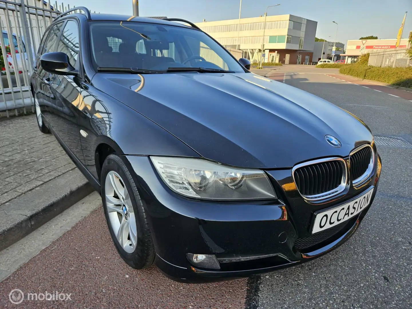 BMW 320 3-serie Touring 320i Executive nieuwe injectoren Zwart - 2