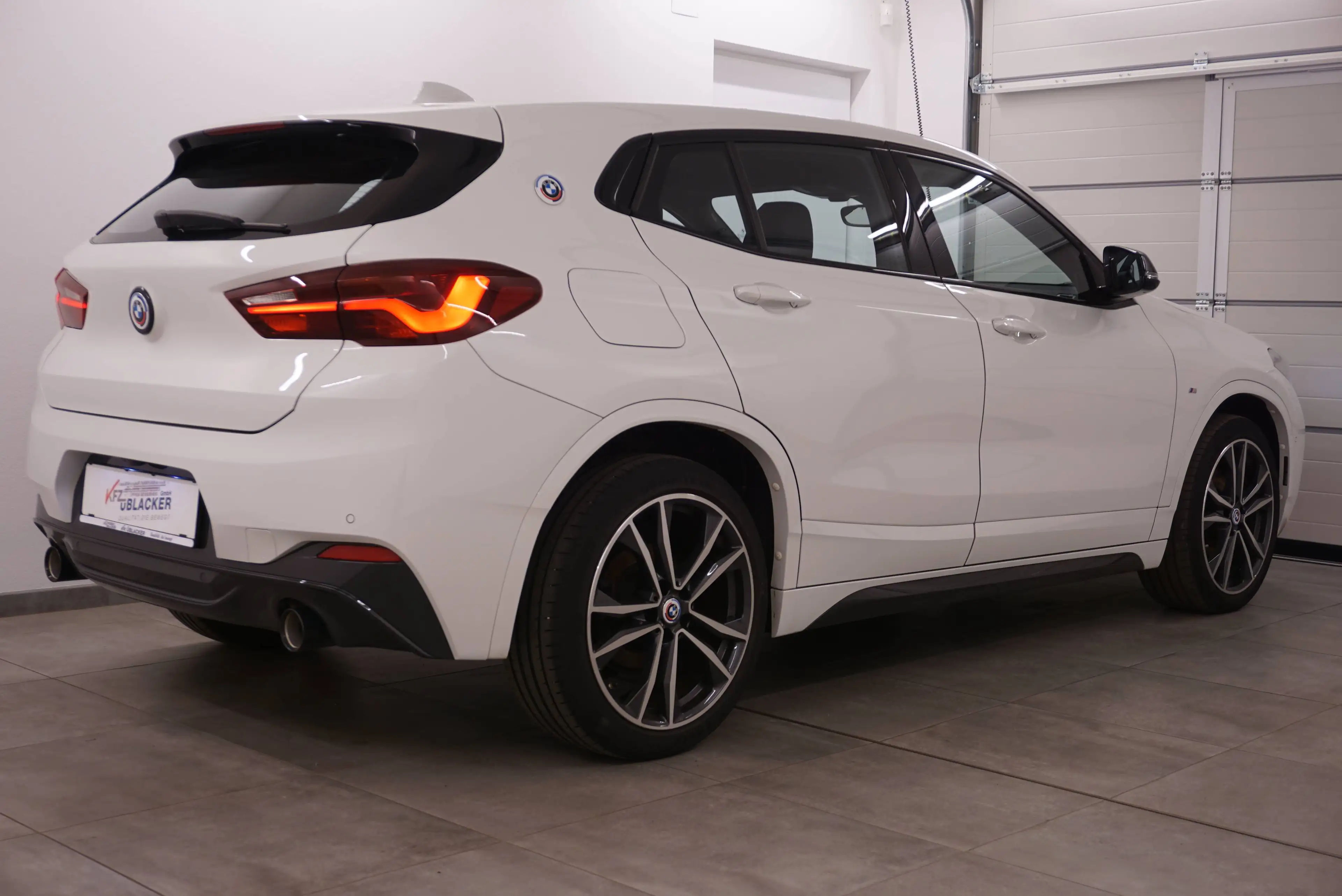 BMW X2 sDrive 18 d M Sport — photo 2