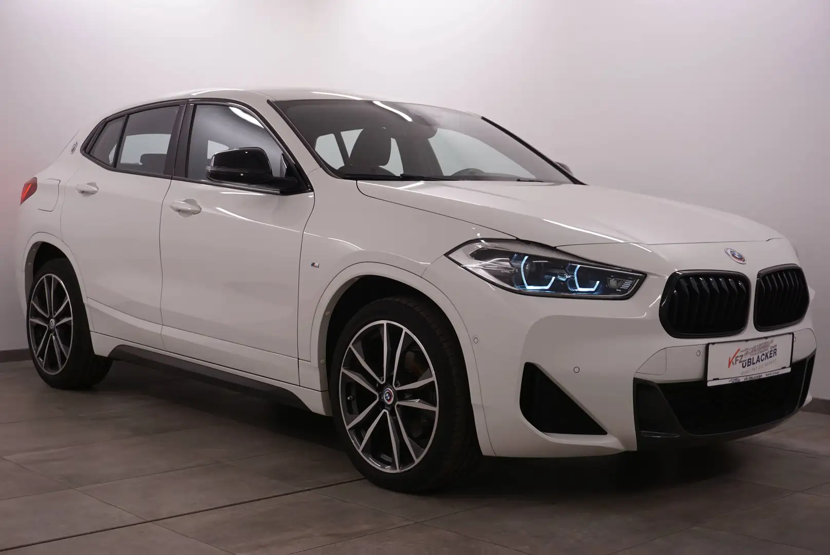 BMW X2 sDrive 18 d M Sport Weiß - 1