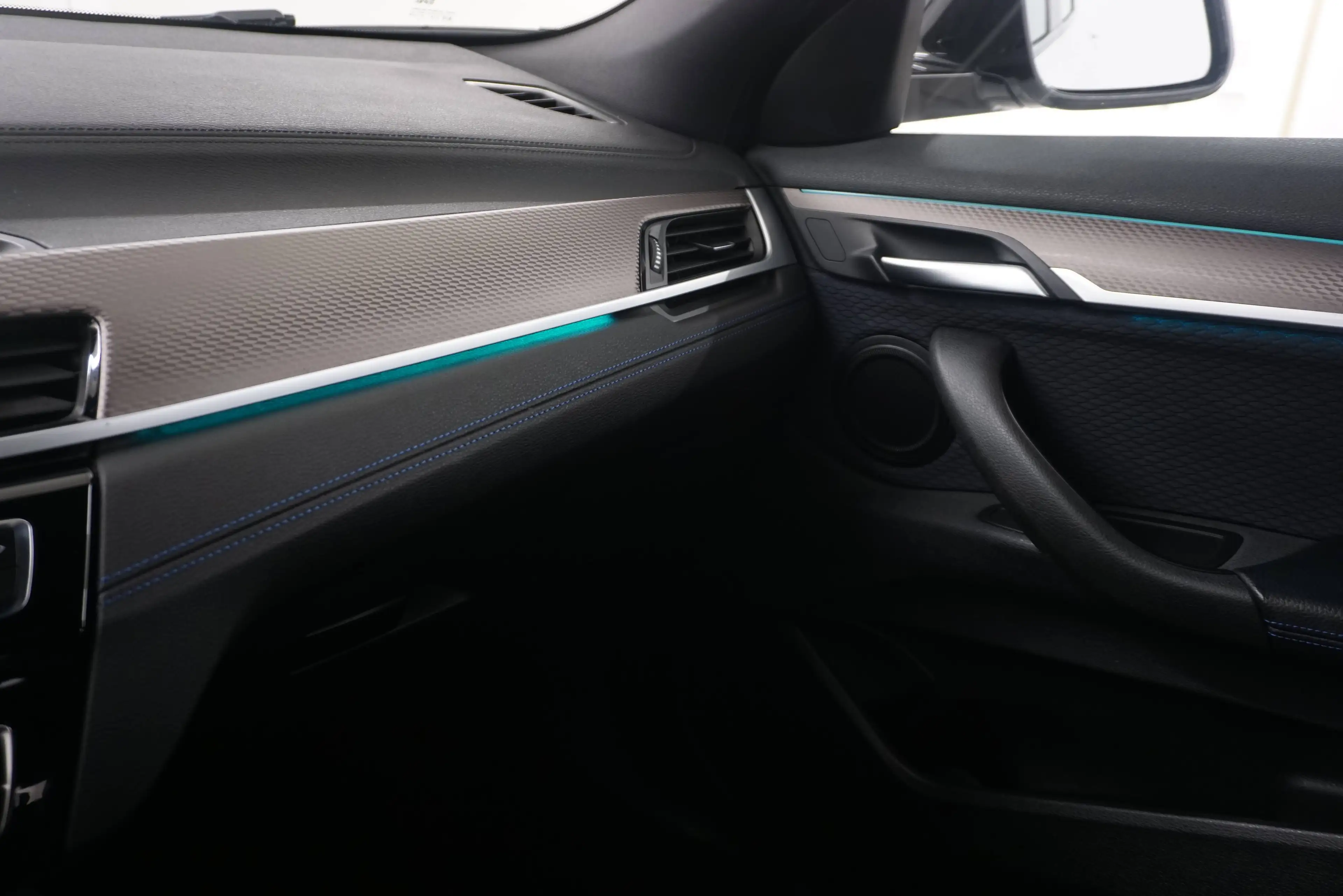 BMW X2 sDrive 18 d M Sport — photo 16