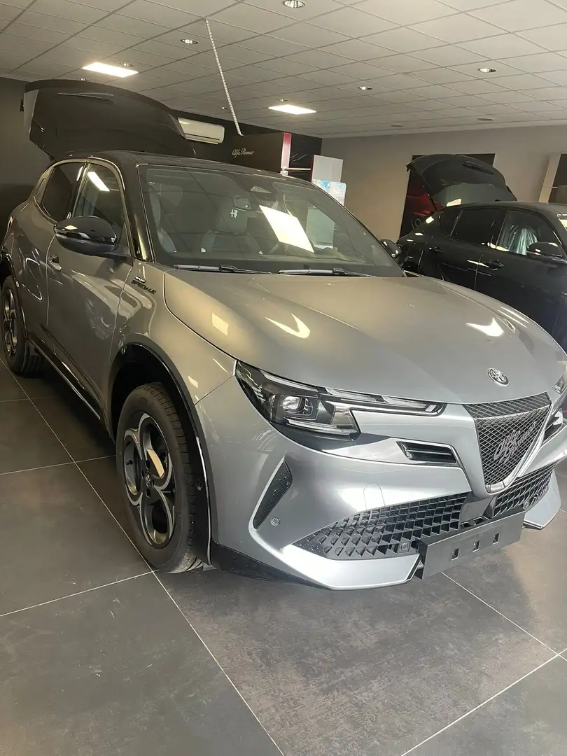 Alfa Romeo Junior Edizione Milano Cortina 1.2 145cv eDCT6 - 6738 Grigio - 2