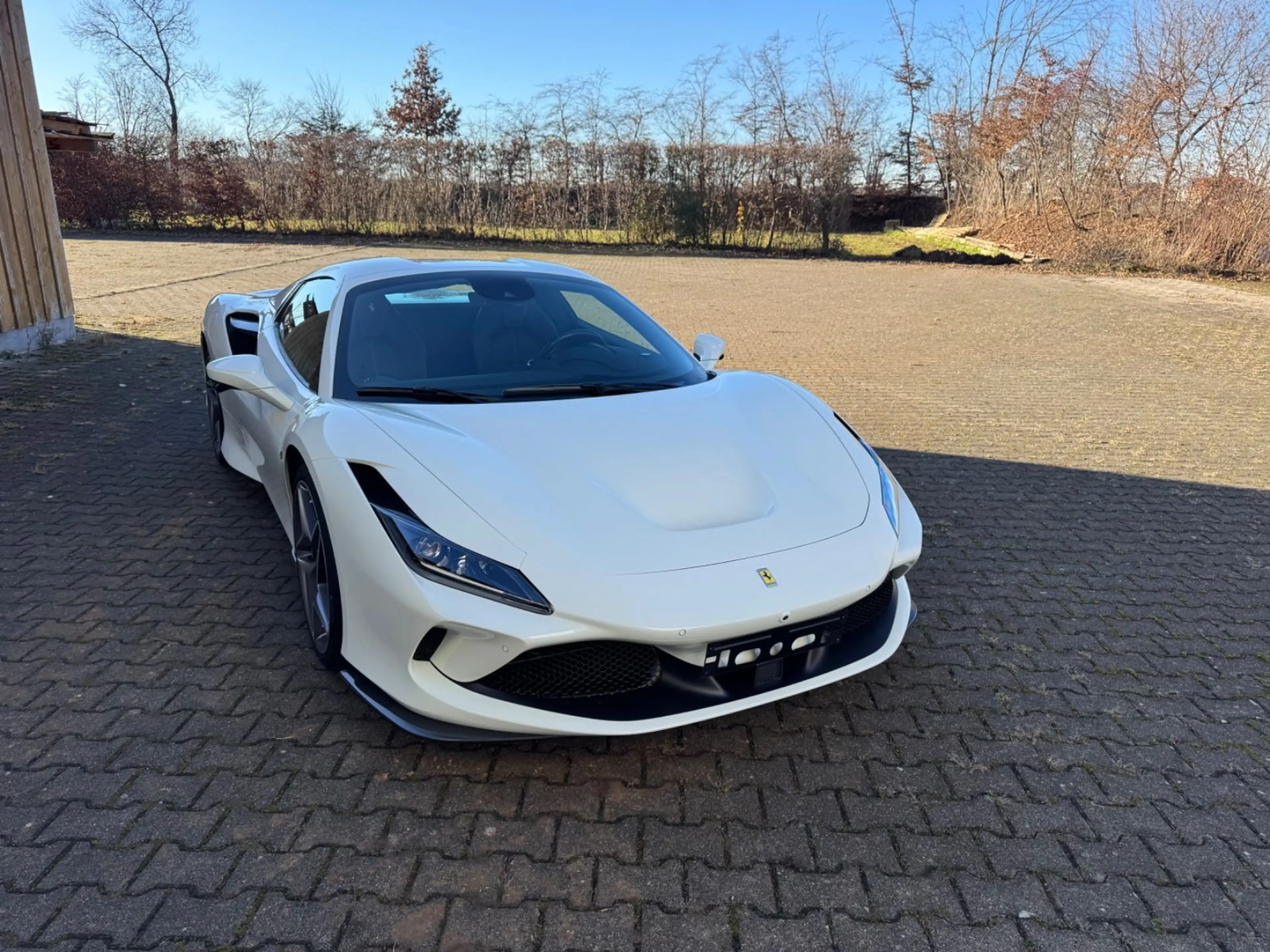 Ferrari F8 Spider absolut voll, Carbon, nur 1.000 km — photo 10