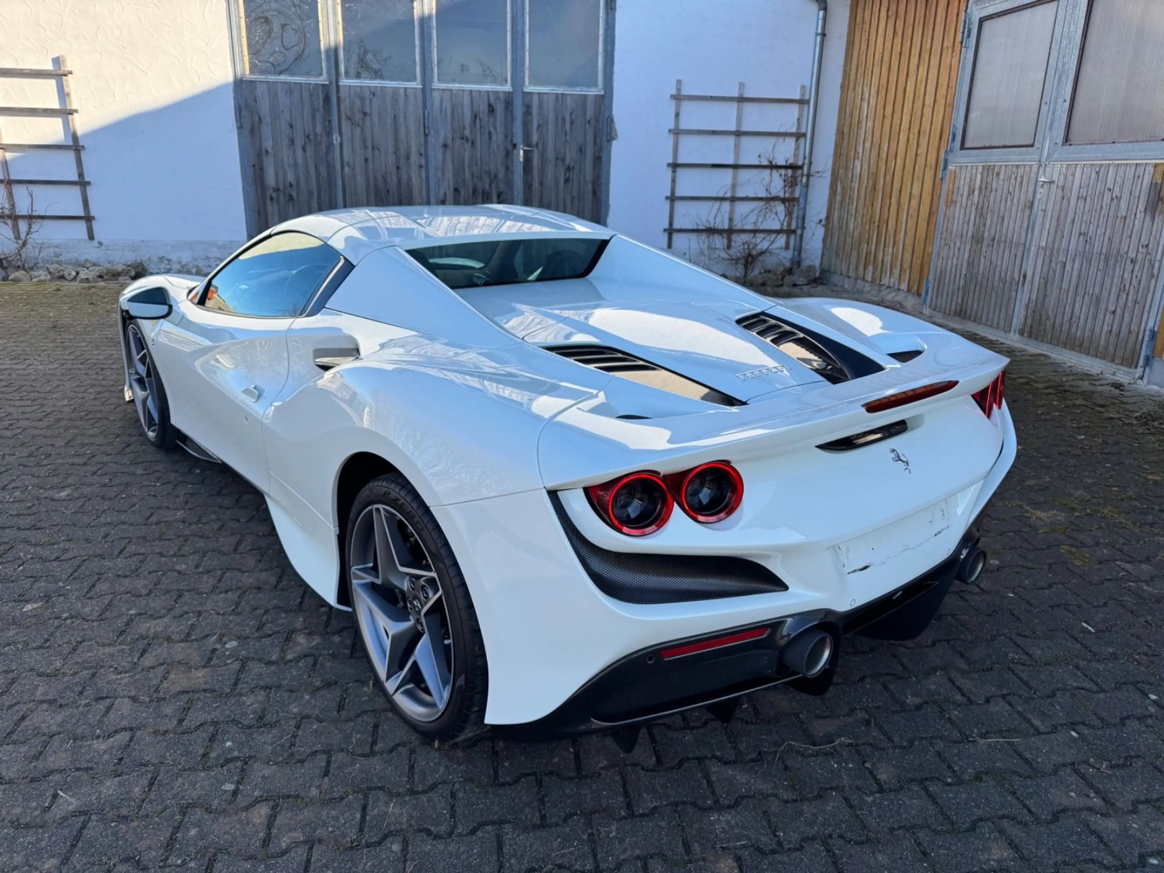 Ferrari F8 Spider absolut voll, Carbon, nur 1.000 km — photo 15