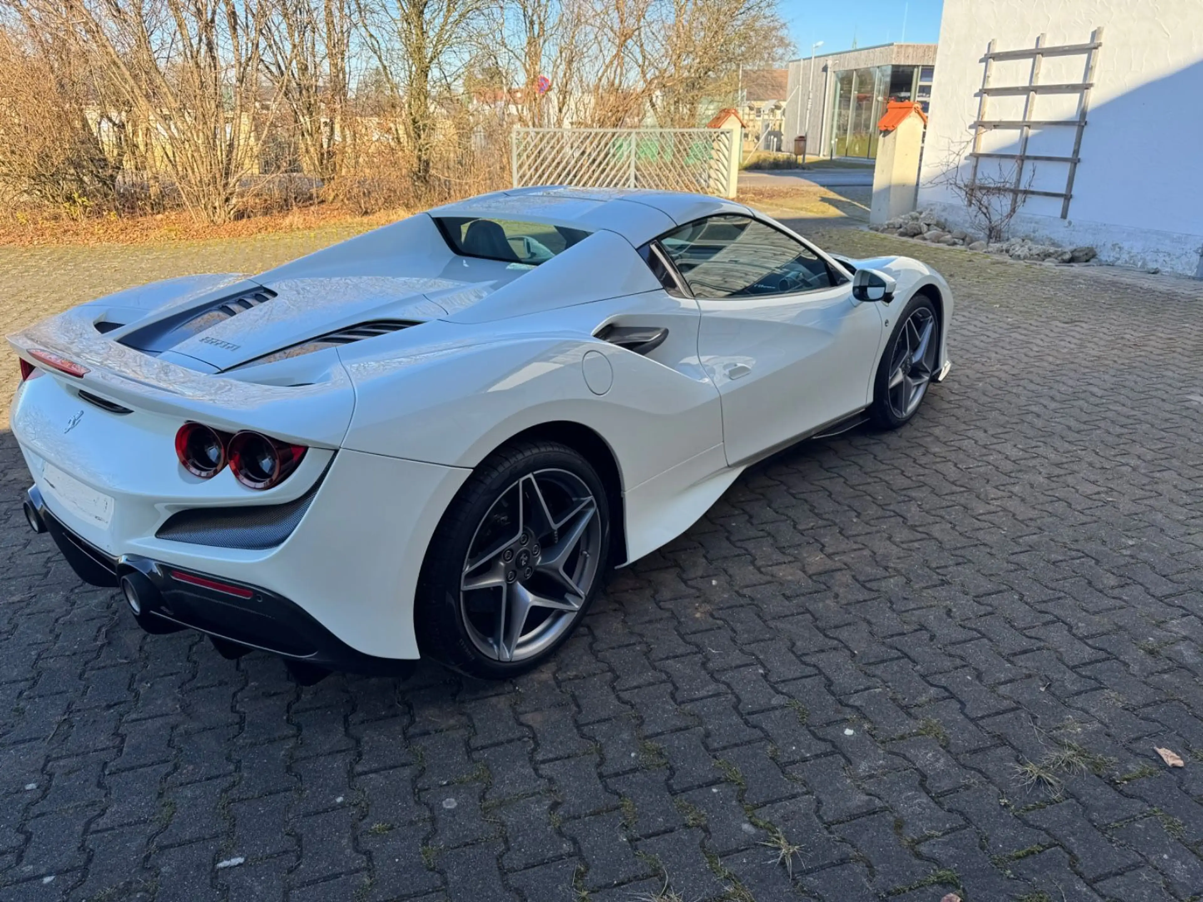 Ferrari F8 Spider absolut voll, Carbon, nur 1.000 km — photo 13