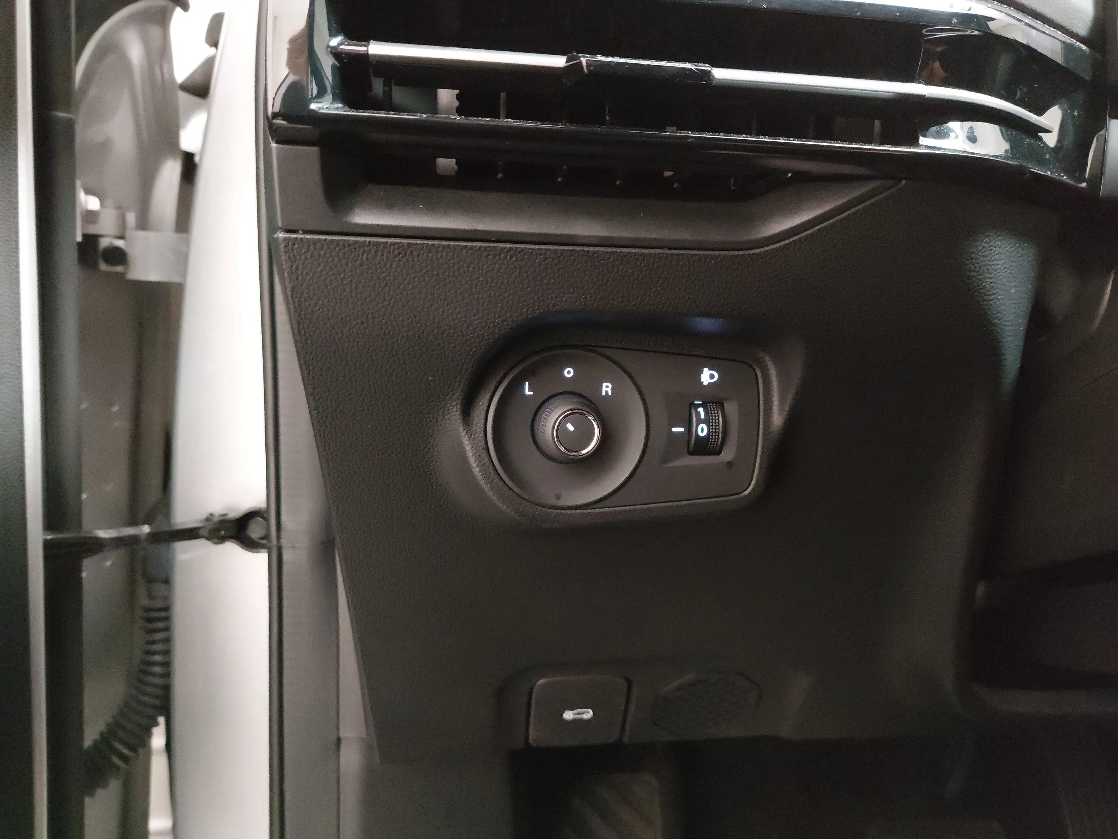 MG MG4 MG4 LED CARPLAY ACC DAB PDC — photo 7