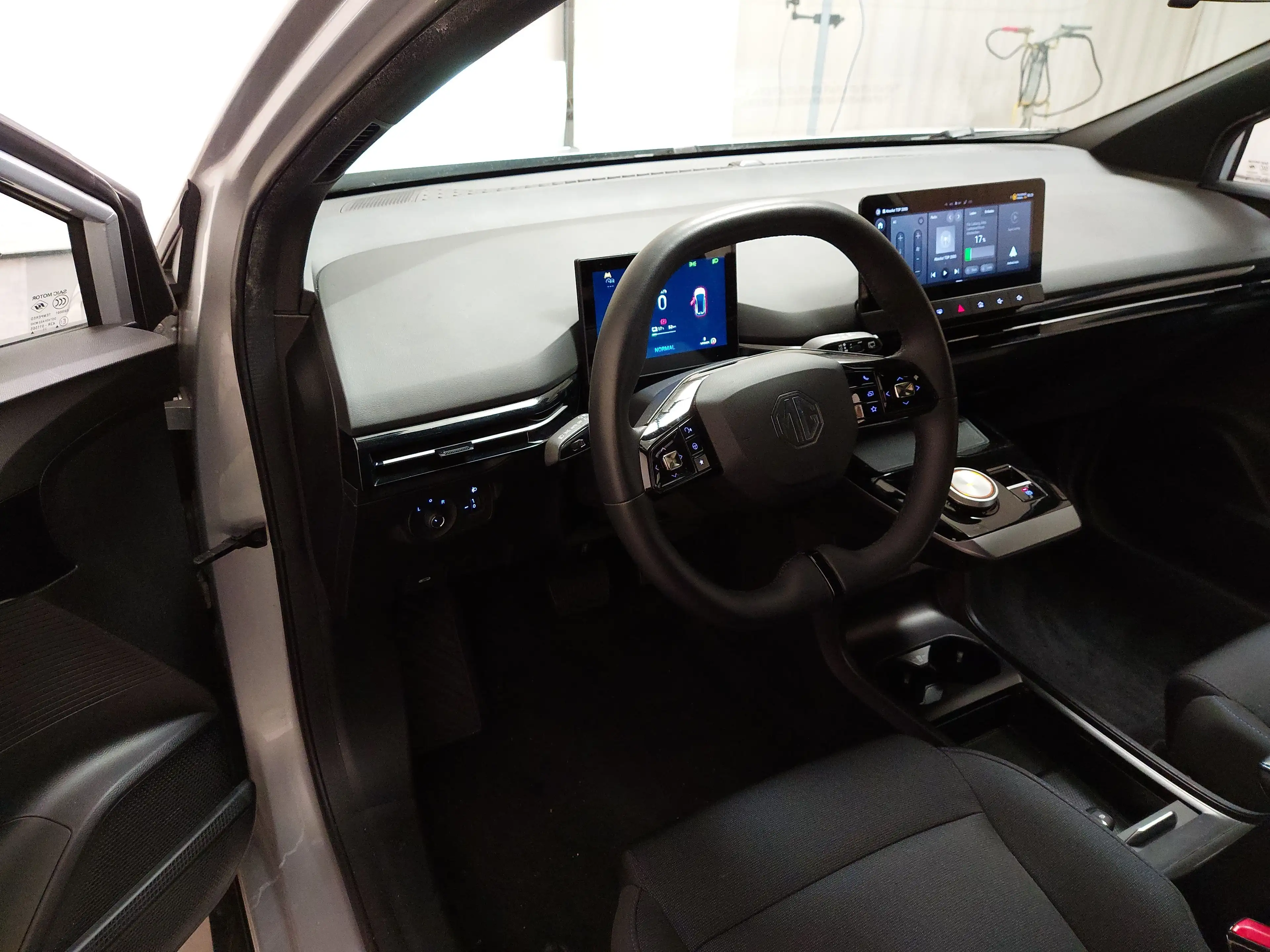 MG MG4 MG4 LED CARPLAY ACC DAB PDC — photo 6