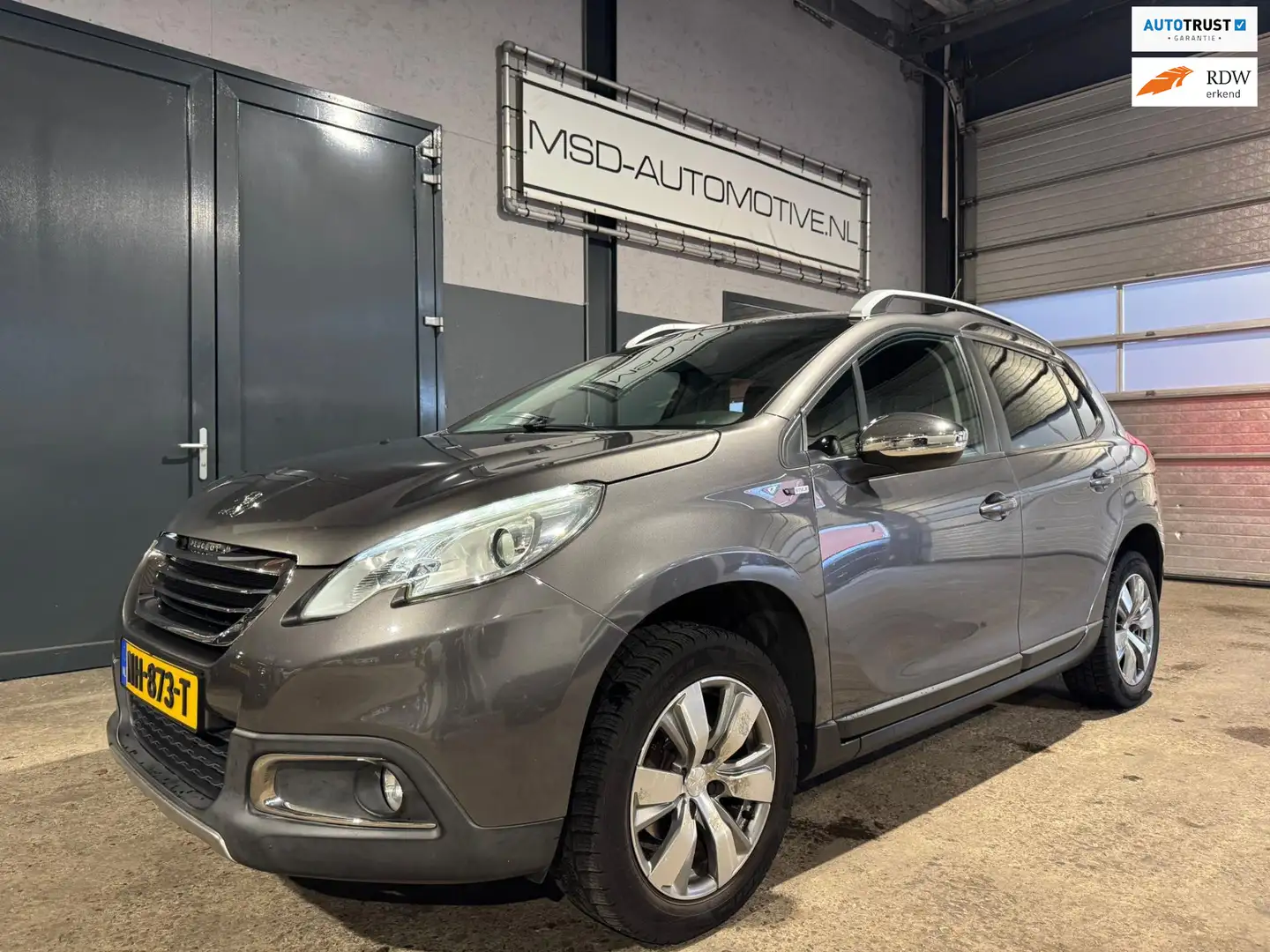 Peugeot 2008 1.2 PureTech Urban Cross Trekhaak Onderhouden Gris - 1