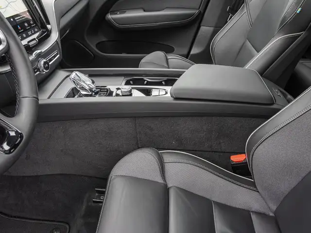 Volvo XC60 view 16