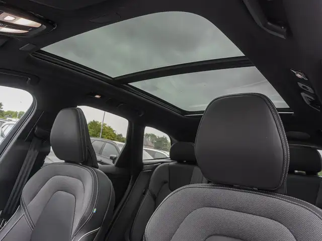 Volvo XC60 view 8