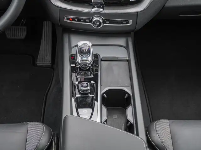 Volvo XC60 view 15