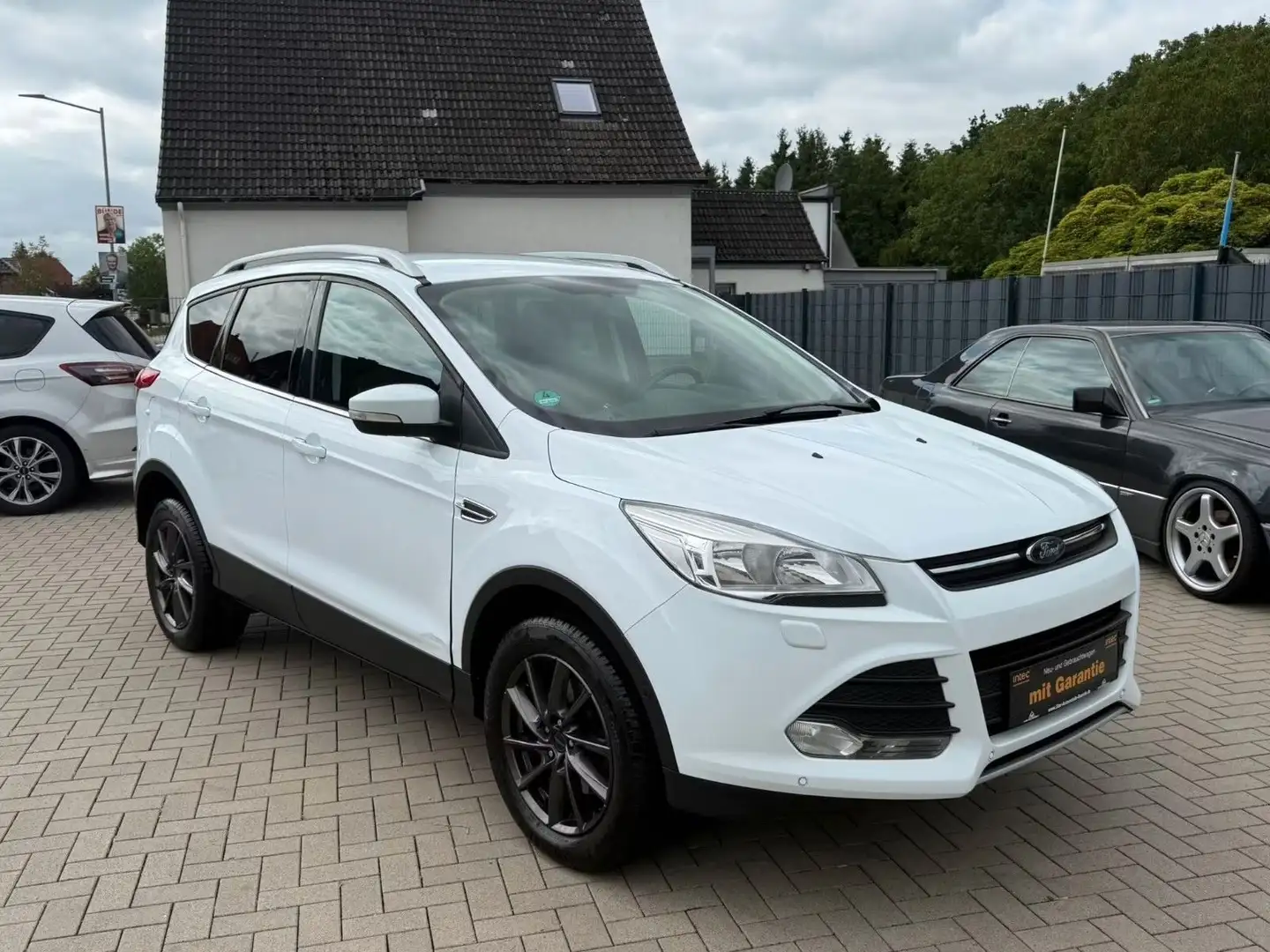 Ford Kuga Trend 1.5 EcoBoost-AHK-LM17-PDC-1 Hand Weiß - 2