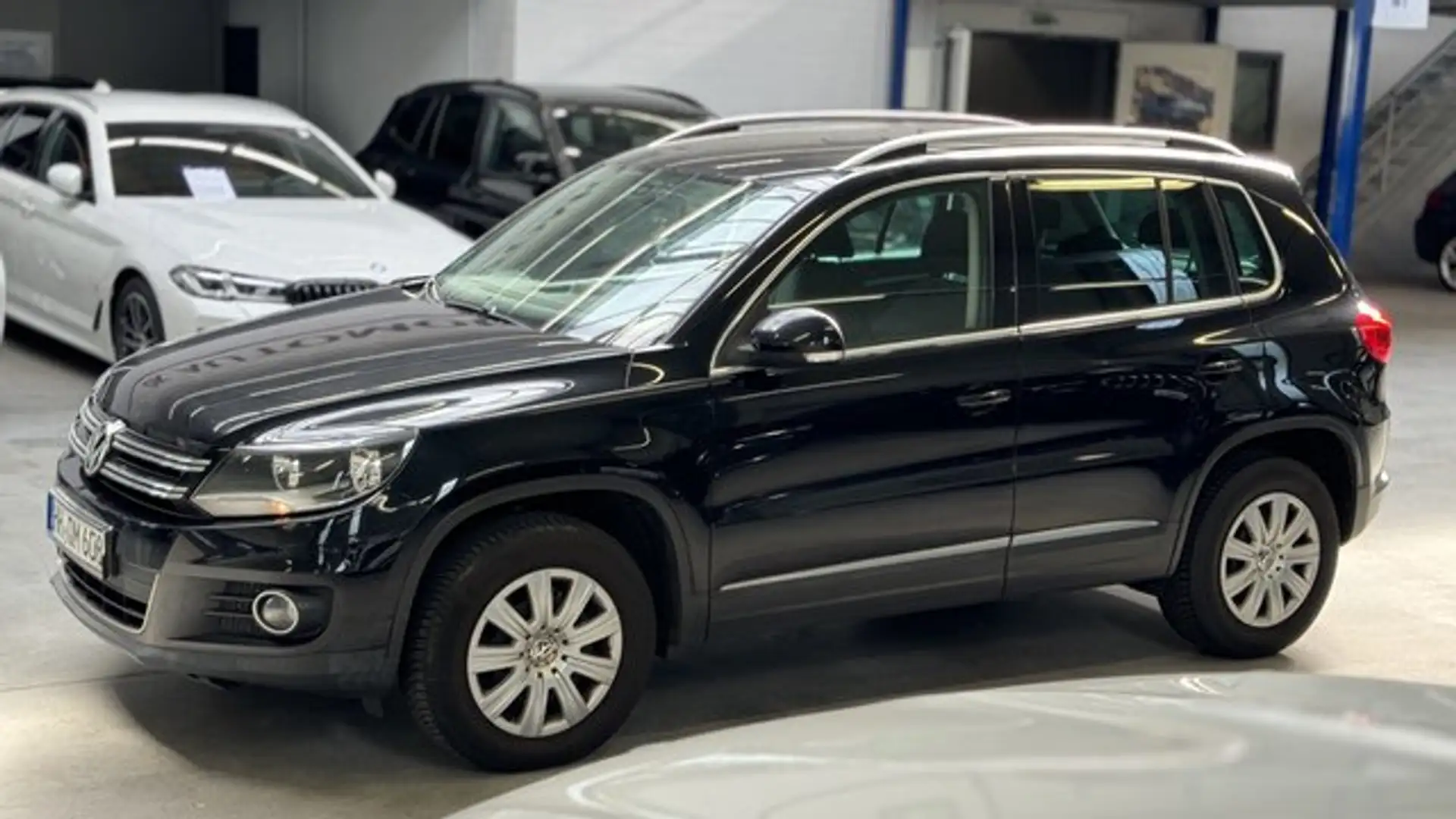 Volkswagen Tiguan Sport & Style BMT/DACHRELING/NAVI/KLIMA/ Schwarz - 2