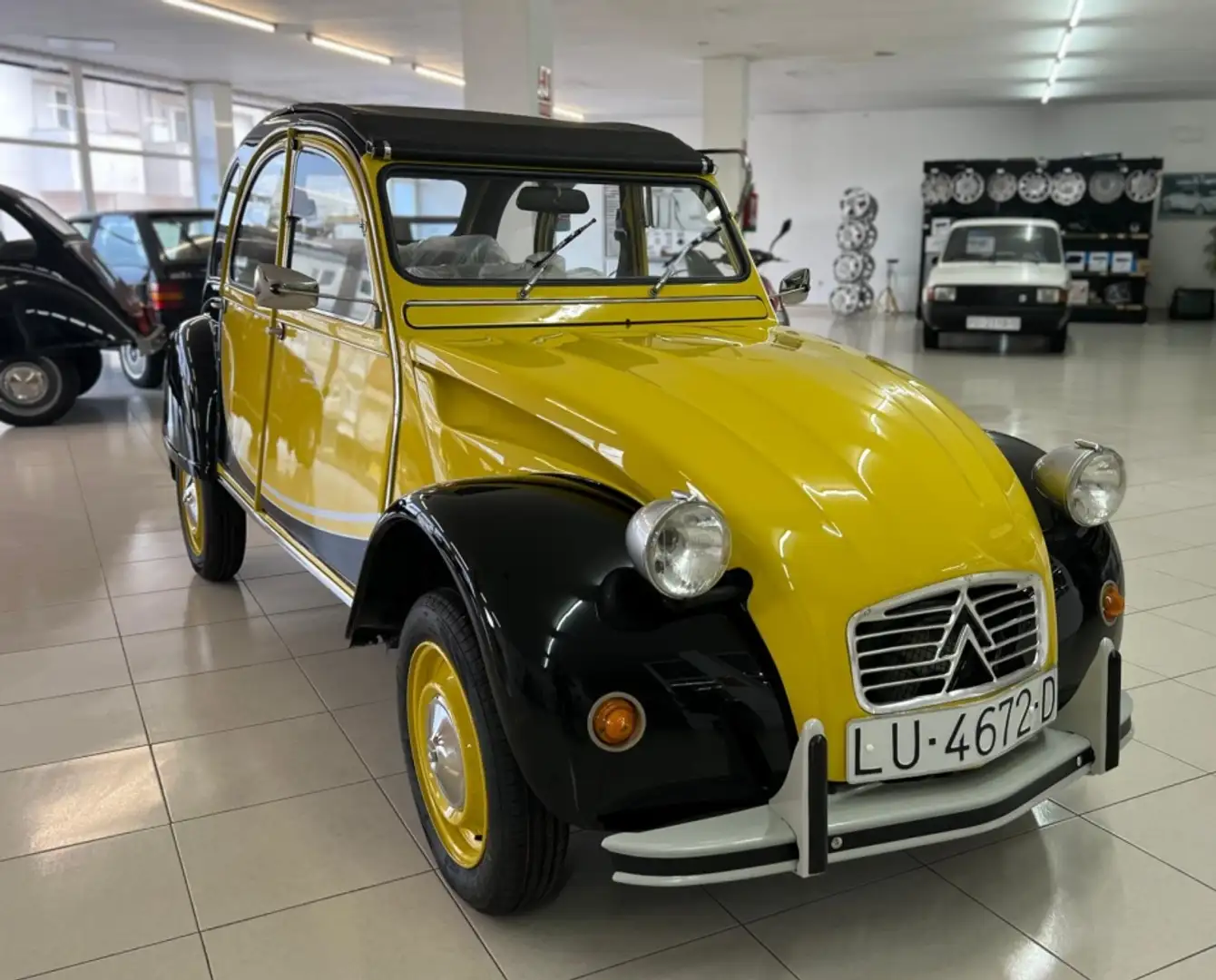 Citroen 2CV 6 Geel - 1