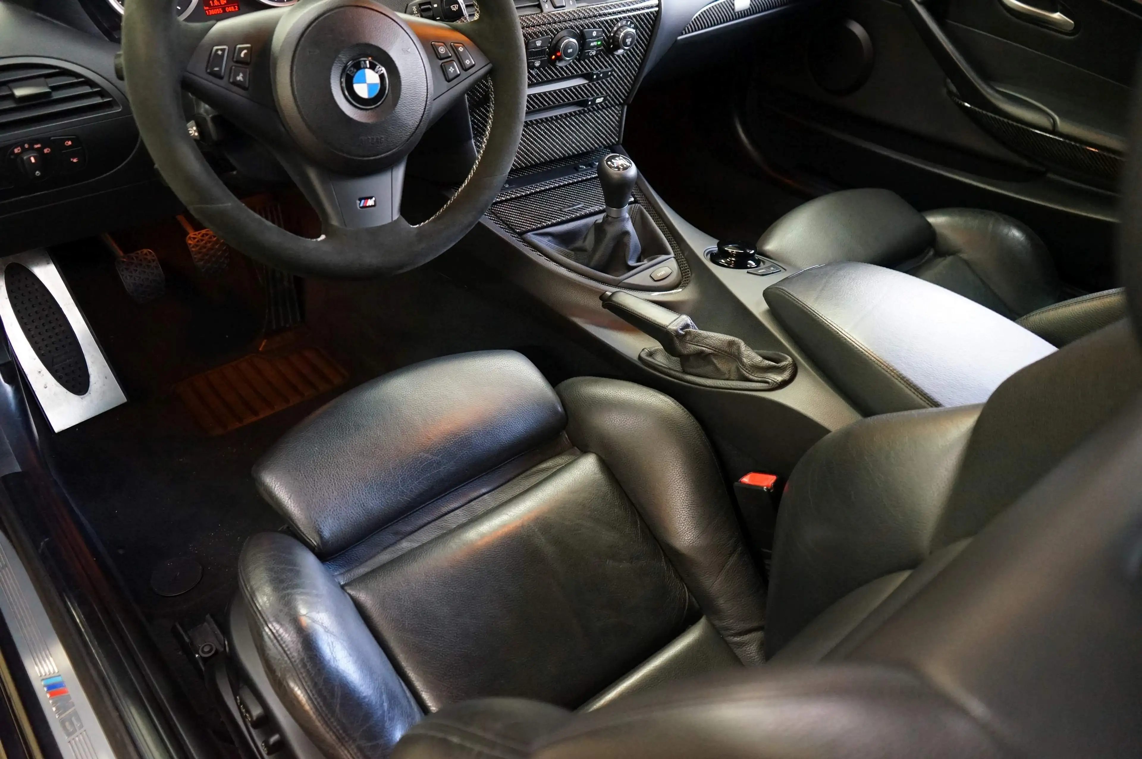 BMW M6 BMW E63 M6 als Handschalter mit Head Up Display — photo 19