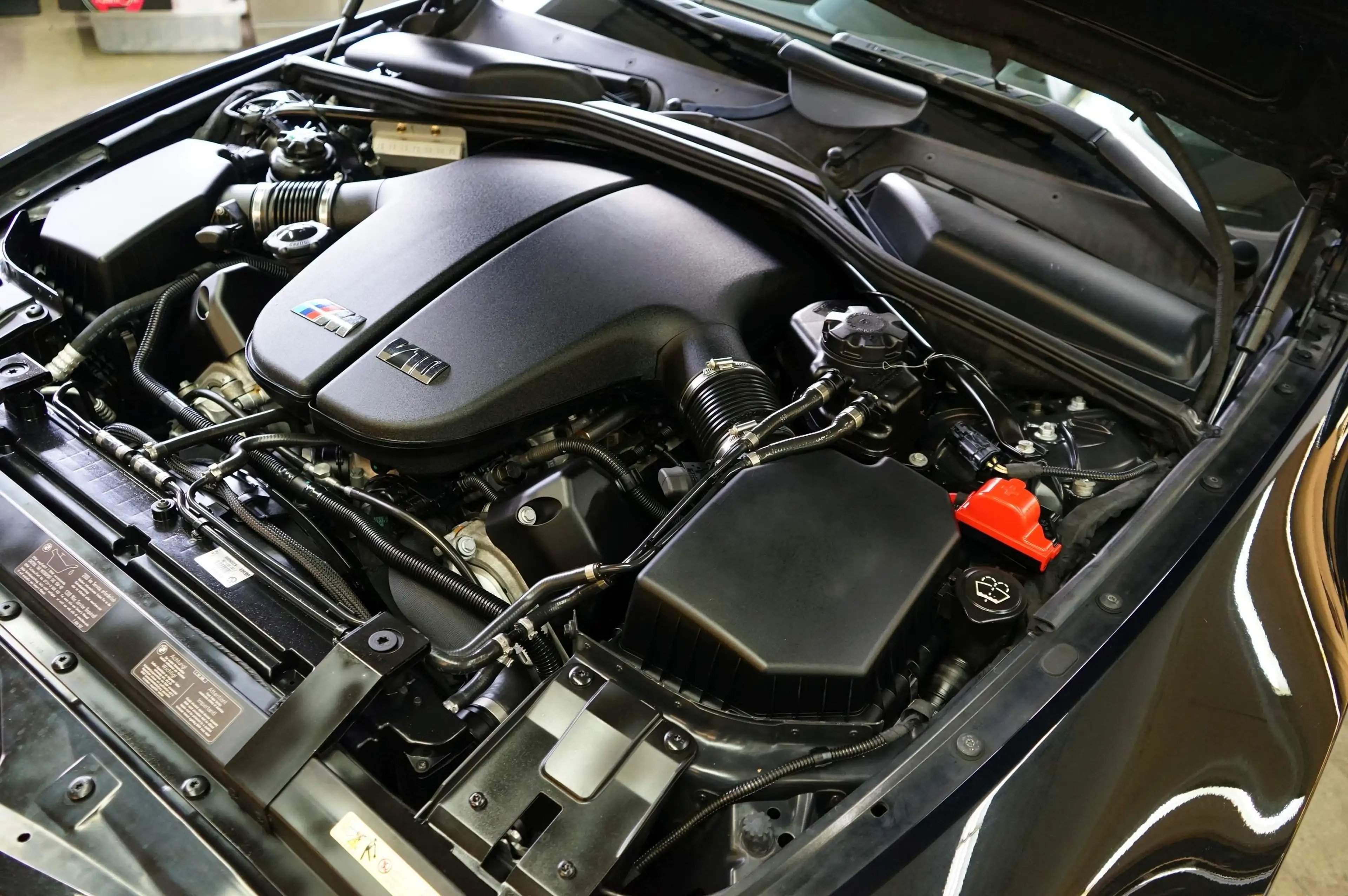 BMW M6 BMW E63 M6 als Handschalter mit Head Up Display — photo 25
