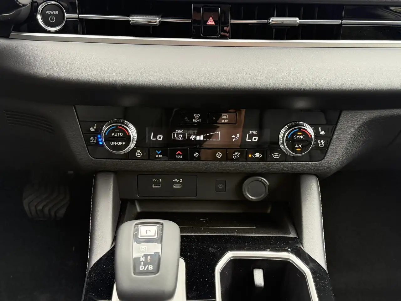 Mitsubishi Outlander снимка Mitsubishi Outlander