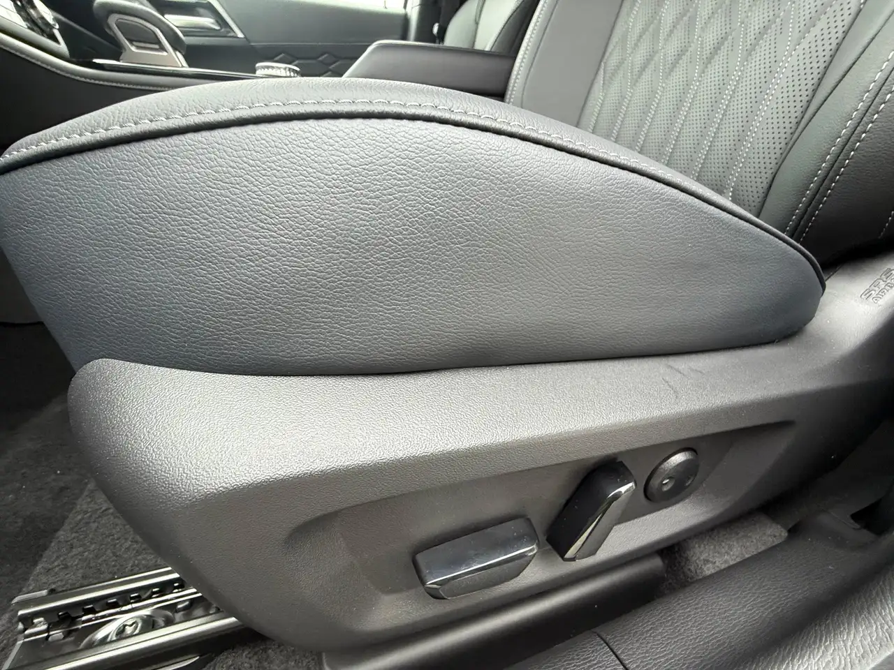Mitsubishi Outlander снимка Mitsubishi Outlander
