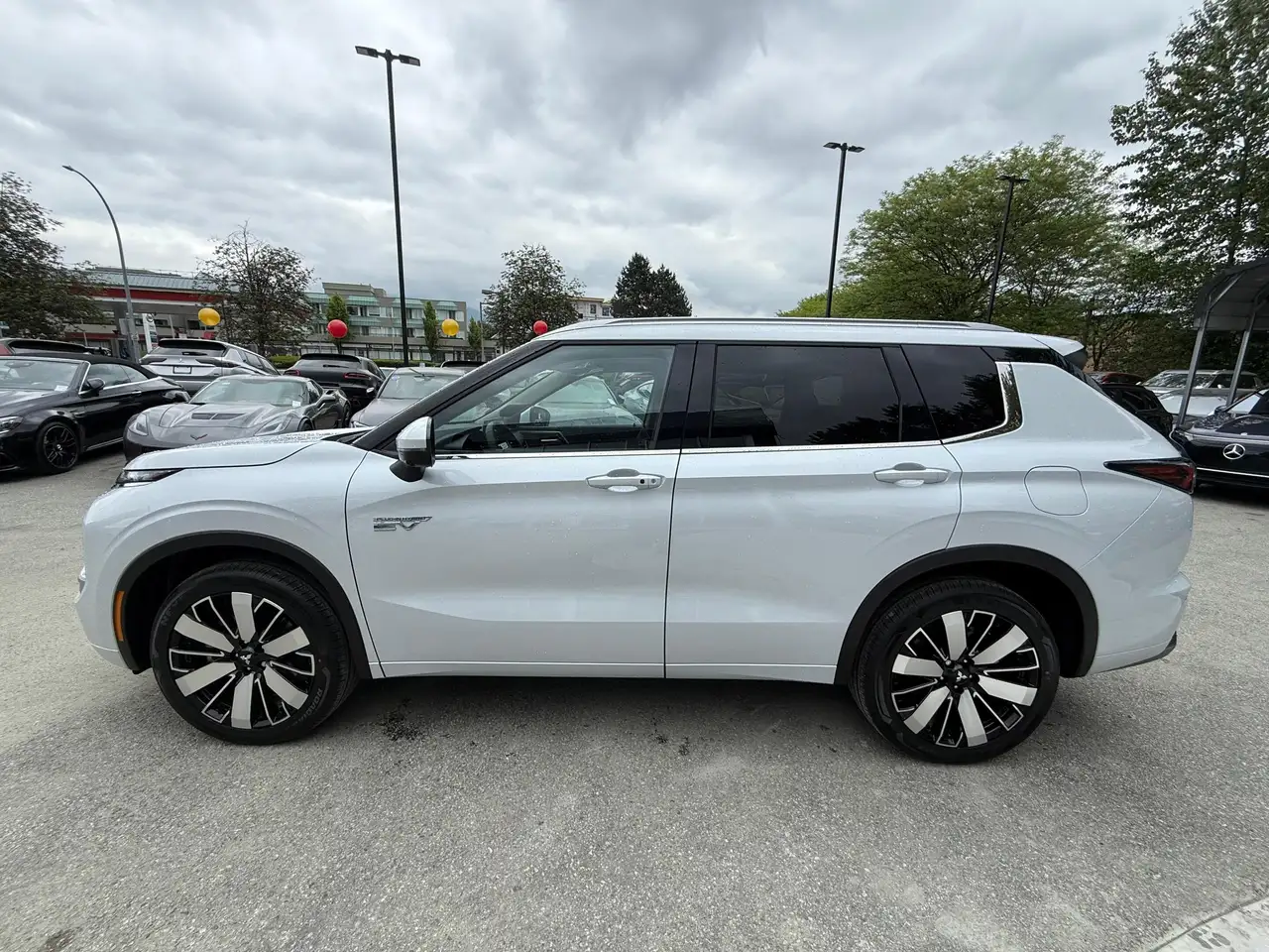 Mitsubishi Outlander снимка Mitsubishi Outlander