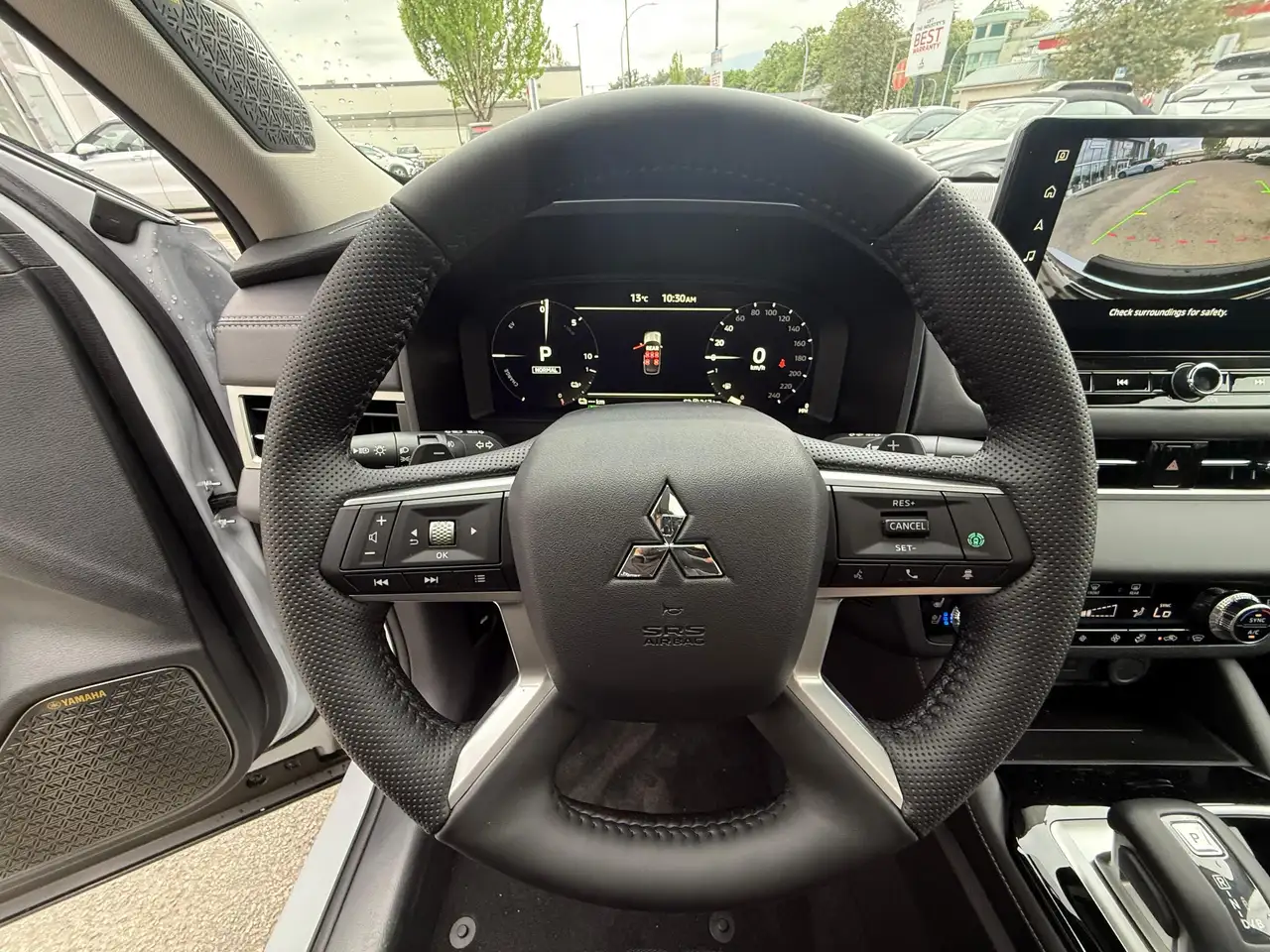 Mitsubishi Outlander снимка Mitsubishi Outlander